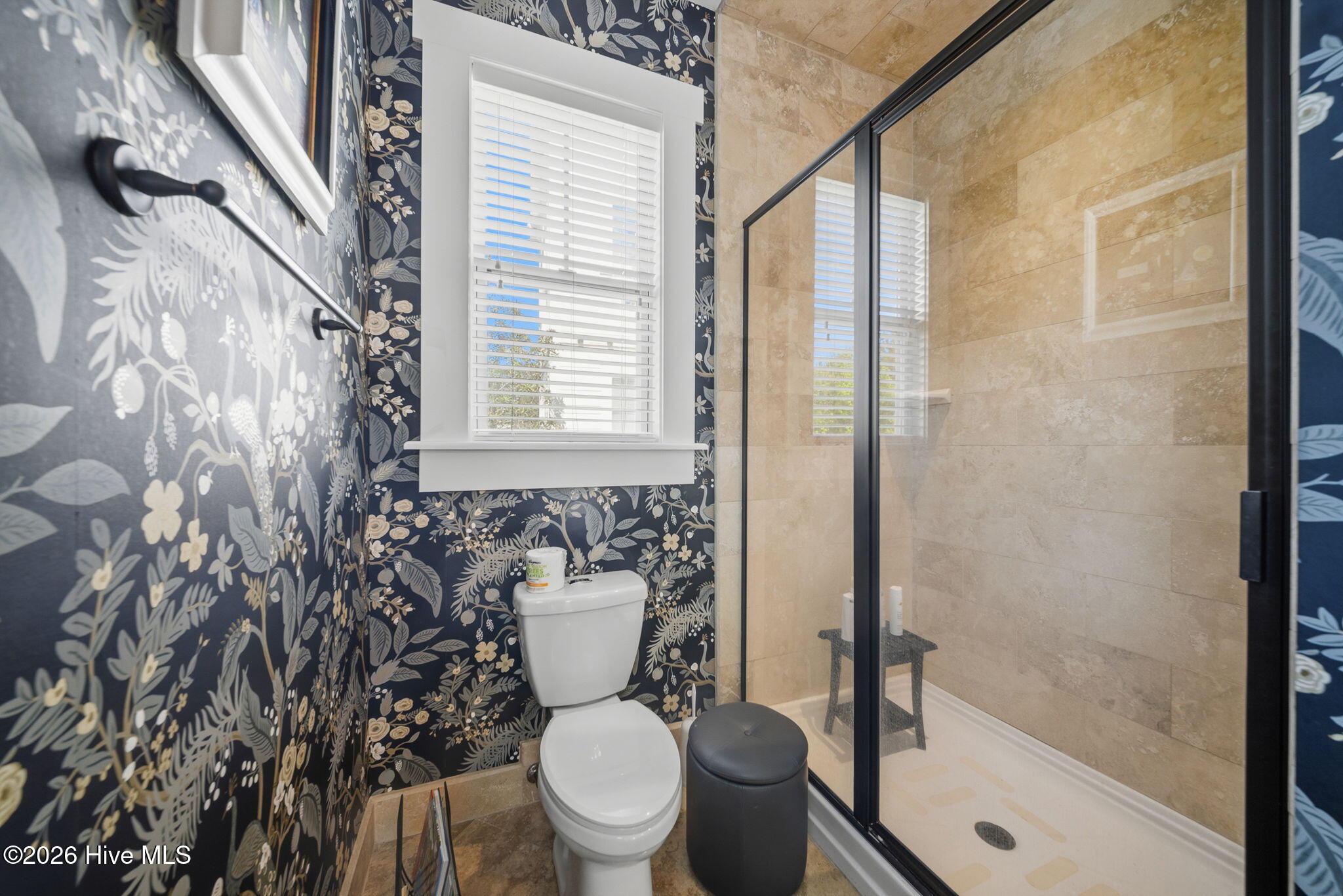 100568047 | Photo 26