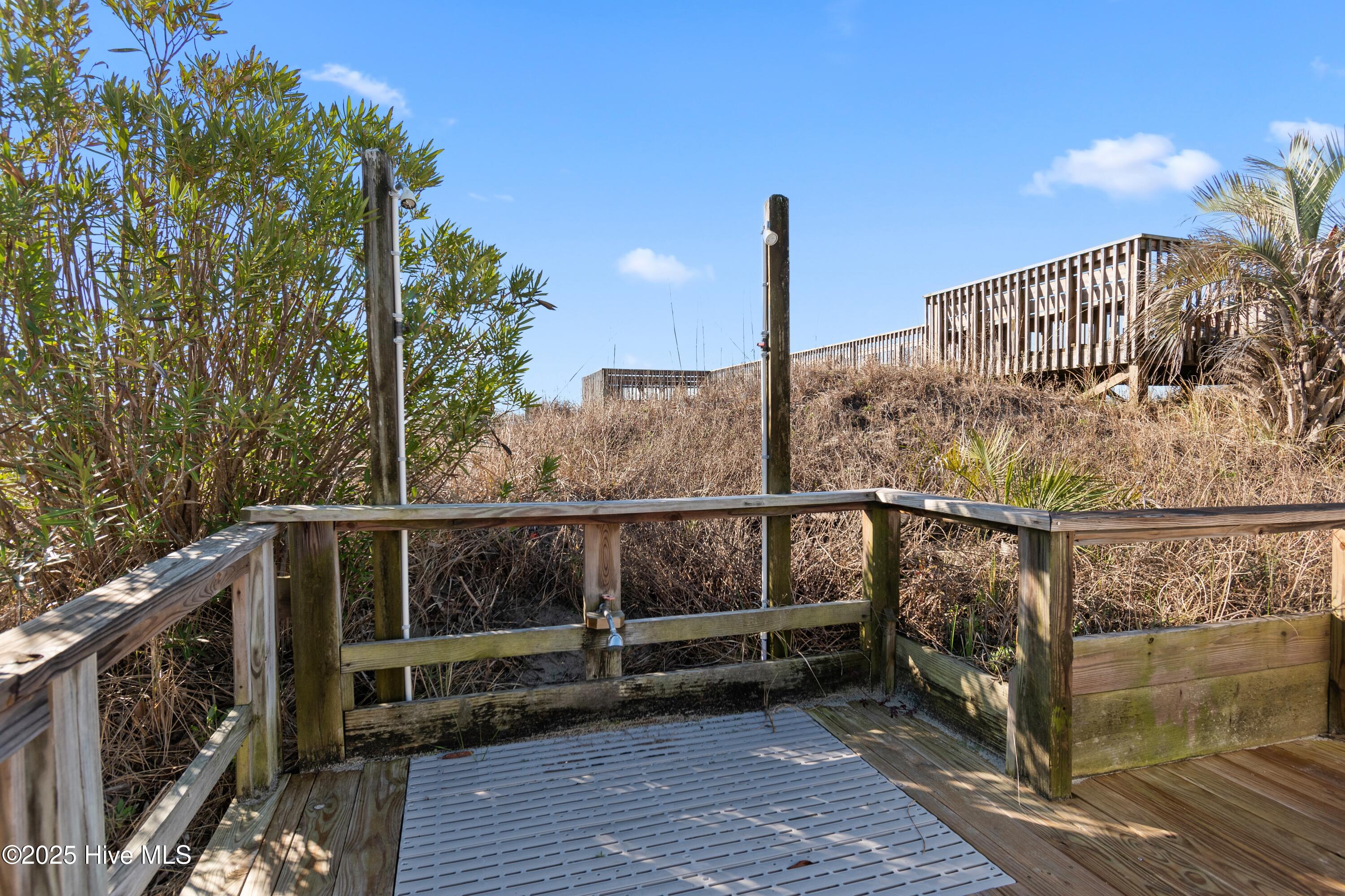 100493972 | Photo 30