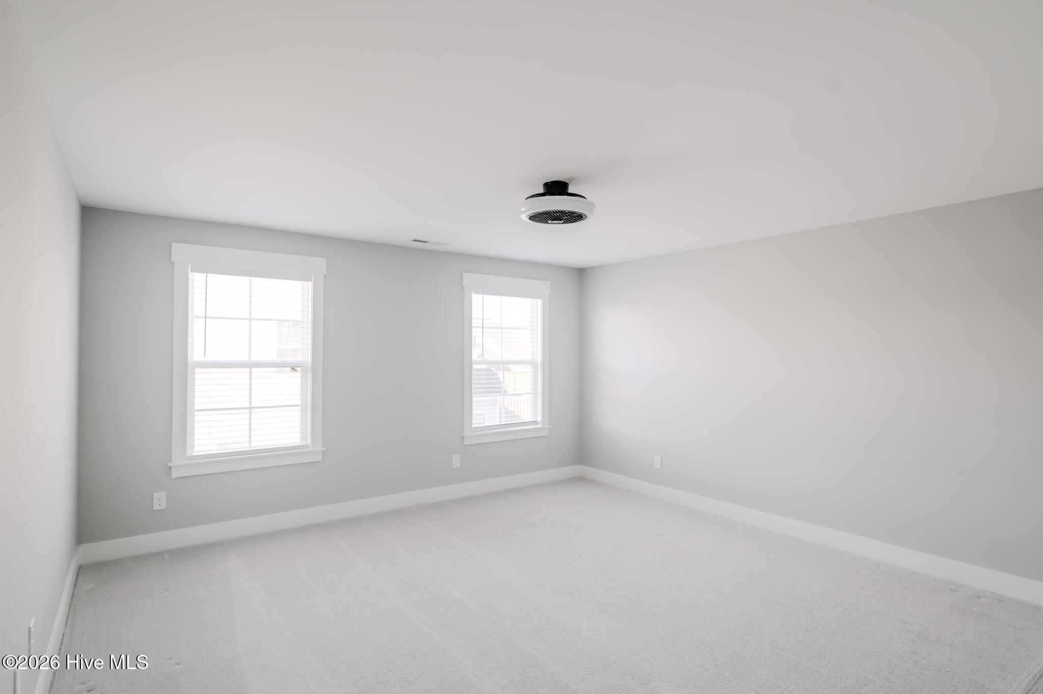 100567790 | Photo 62