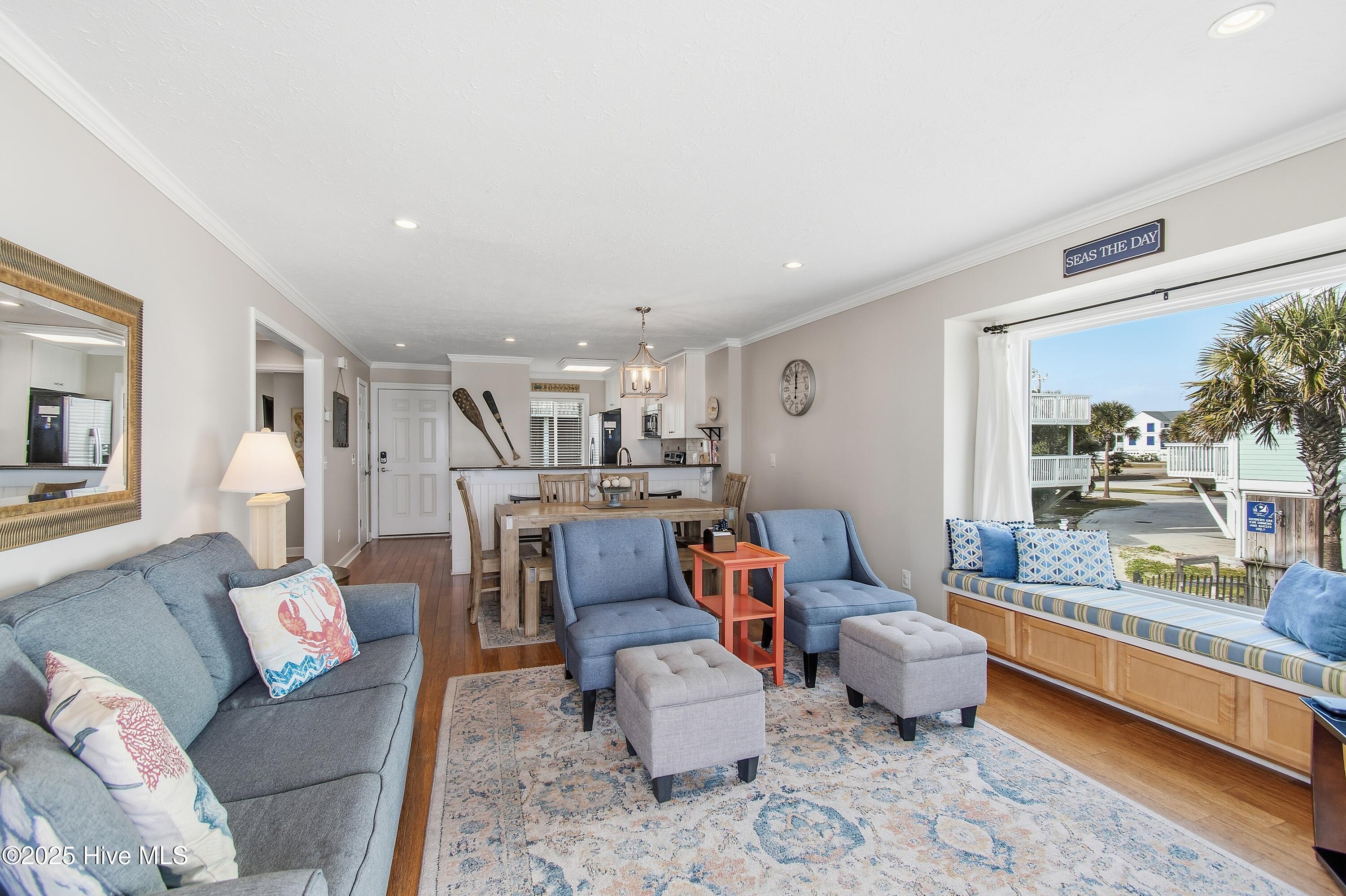 100544302 | Photo 14