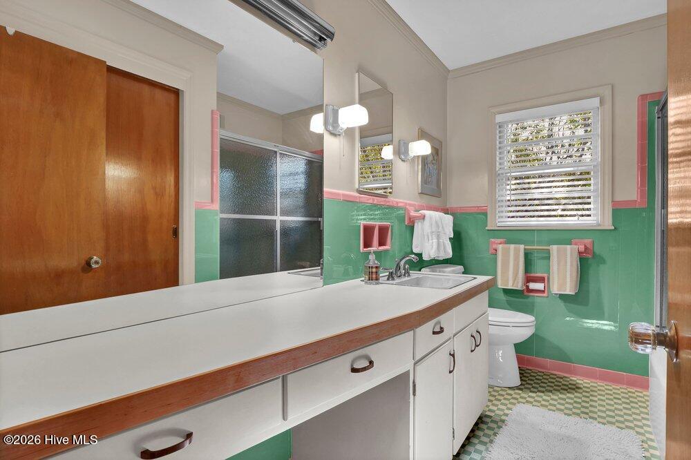 100522690 | Photo 32