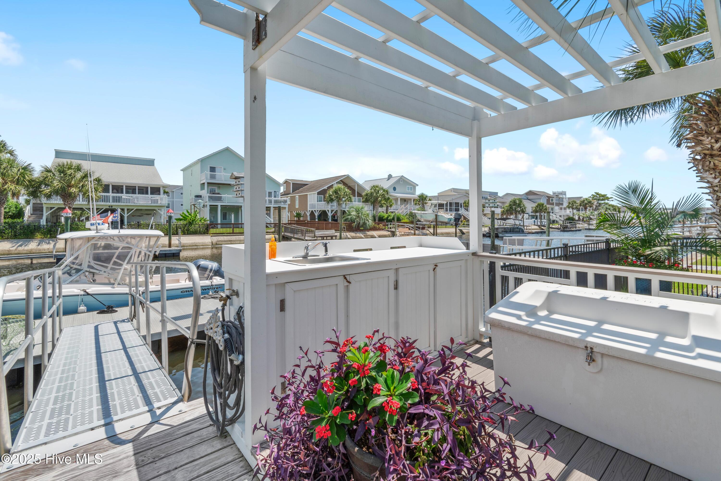 100527373 | Photo 51