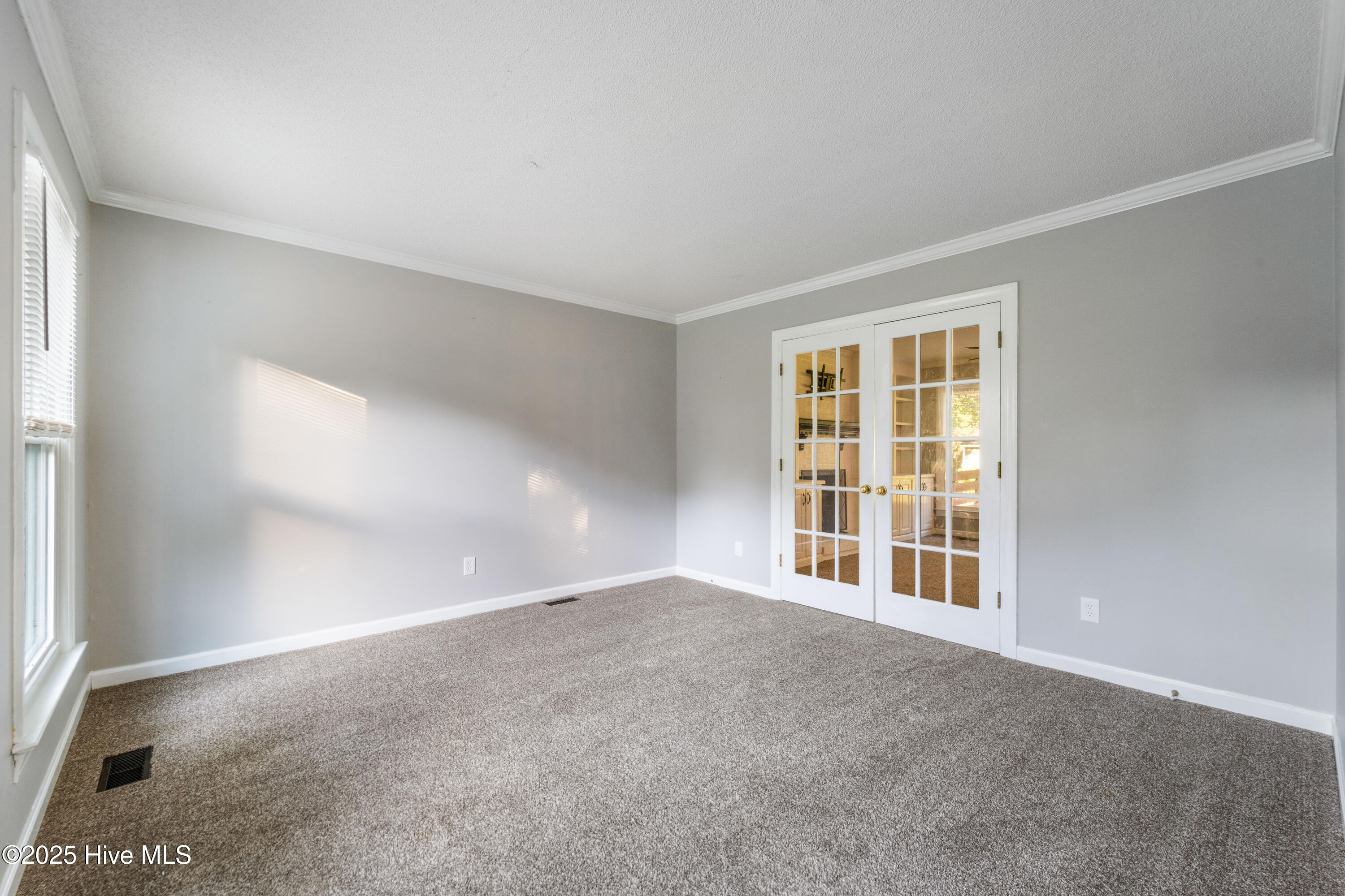 100527968 | Photo 55