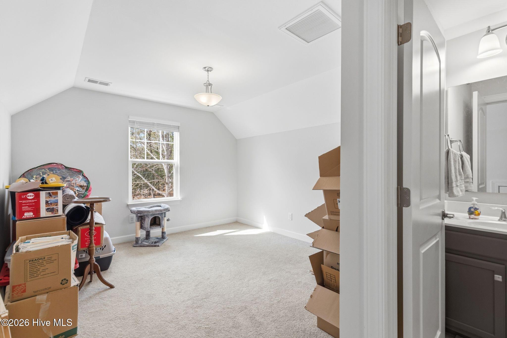 100558681 | Photo 36