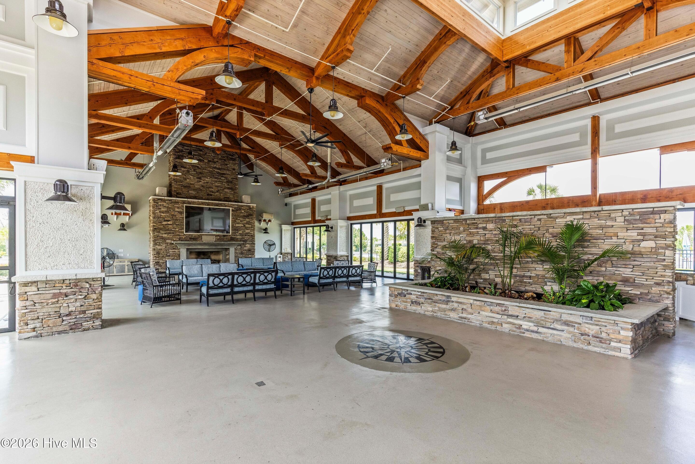 100551949 | Photo 20