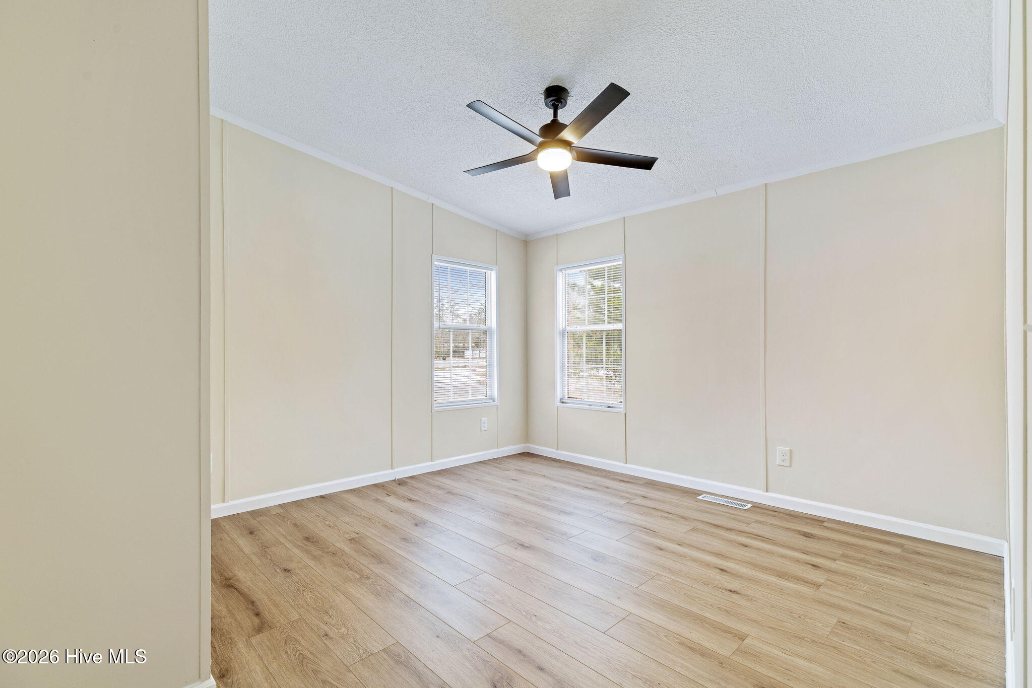 100552963 | Photo 32