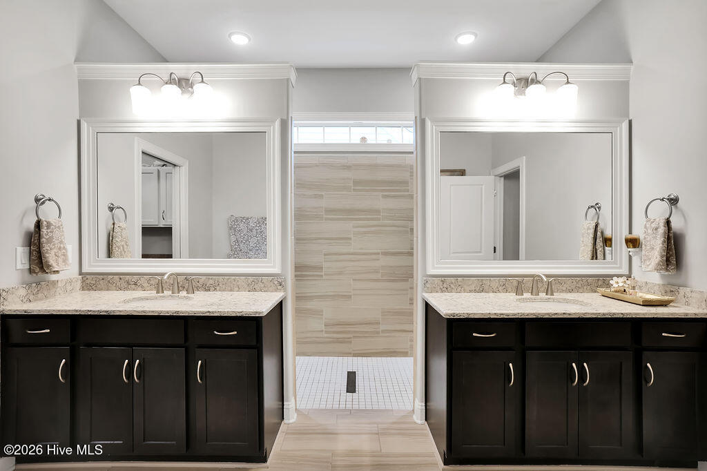 100558755 | Photo 26