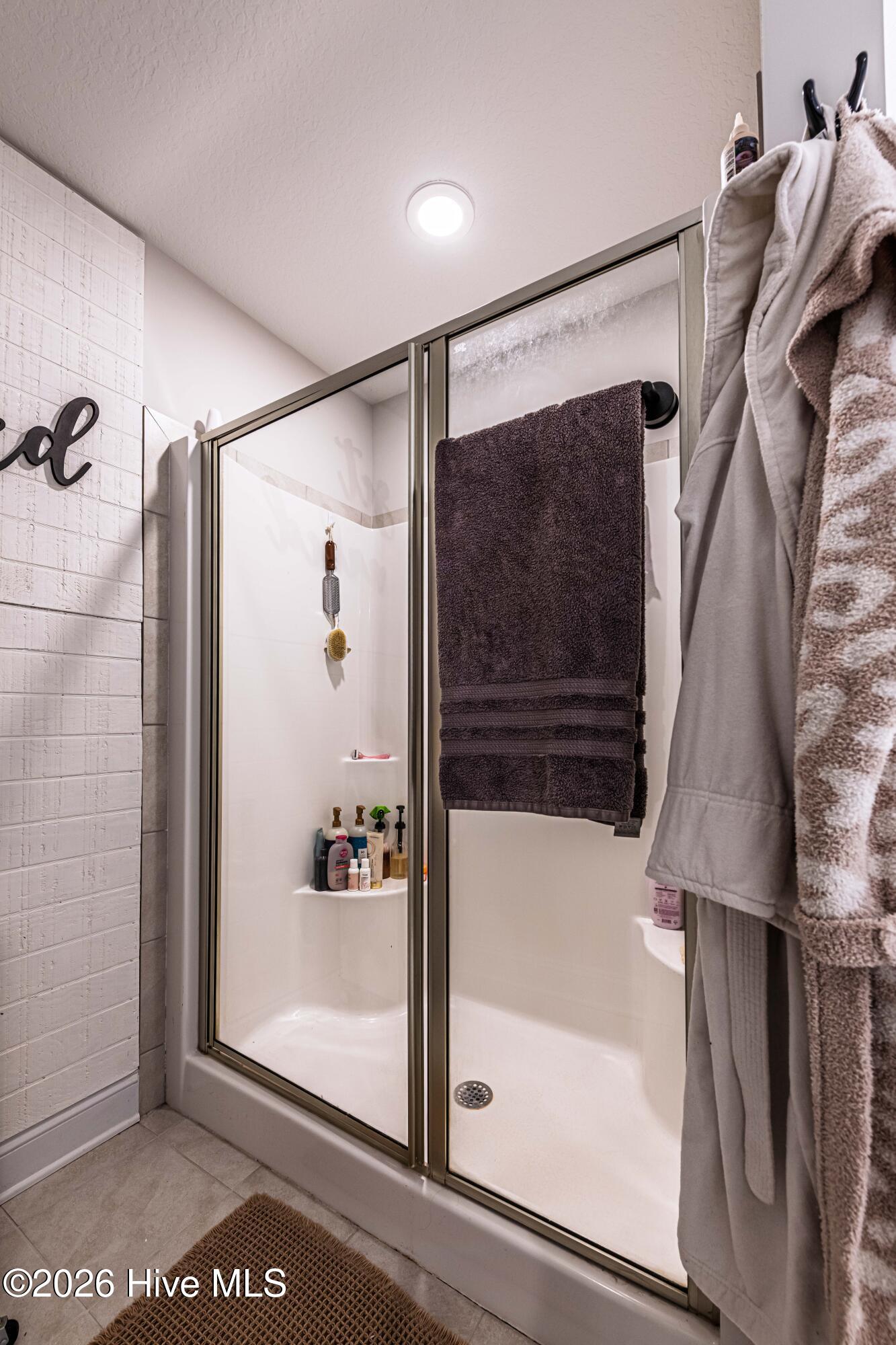 100570010 | Photo 40