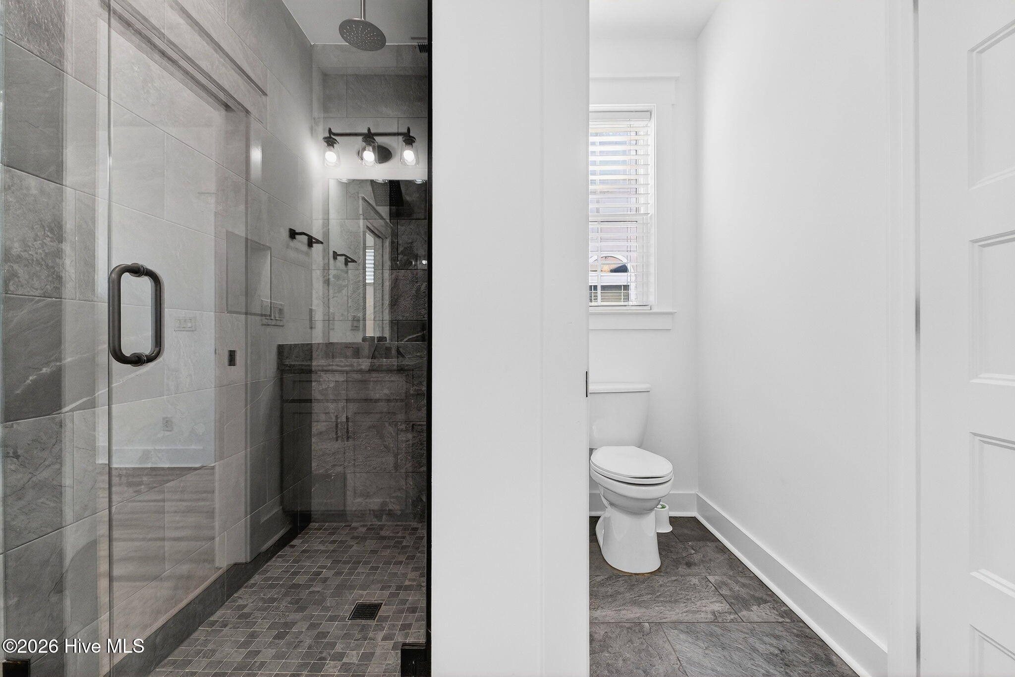 100555045 | Photo 37