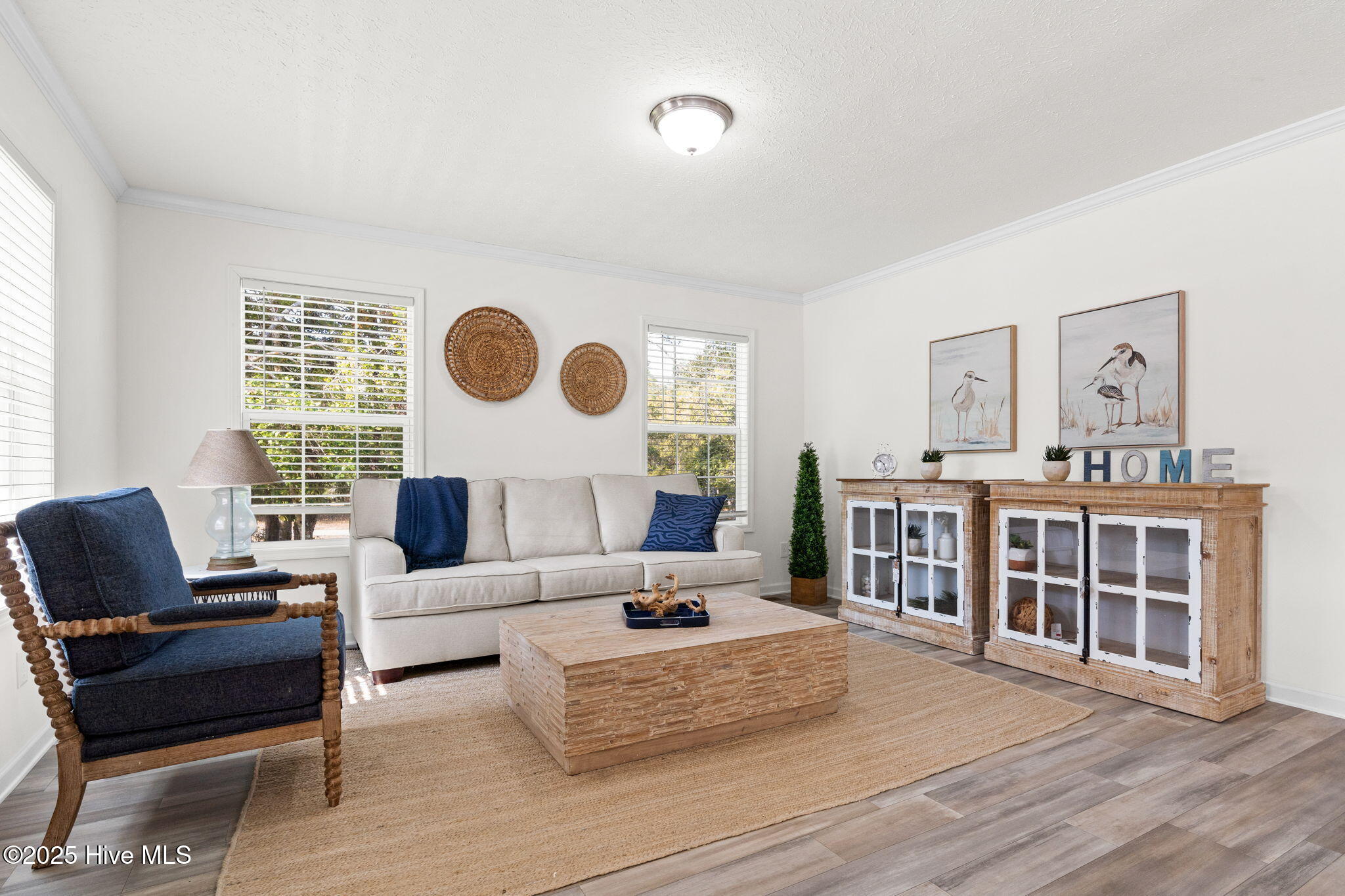 100542585 | Photo 11