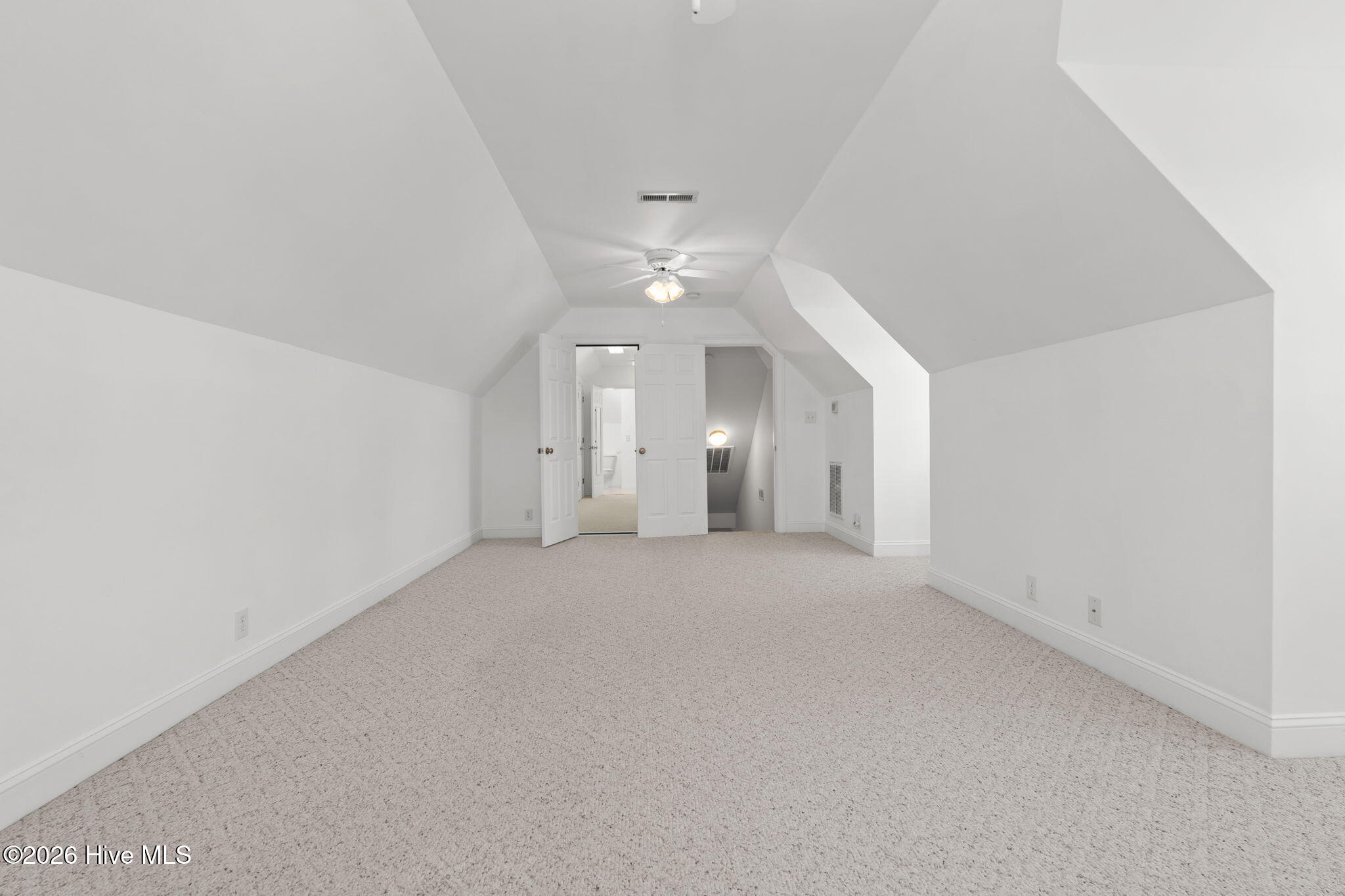 100569598 | Photo 41