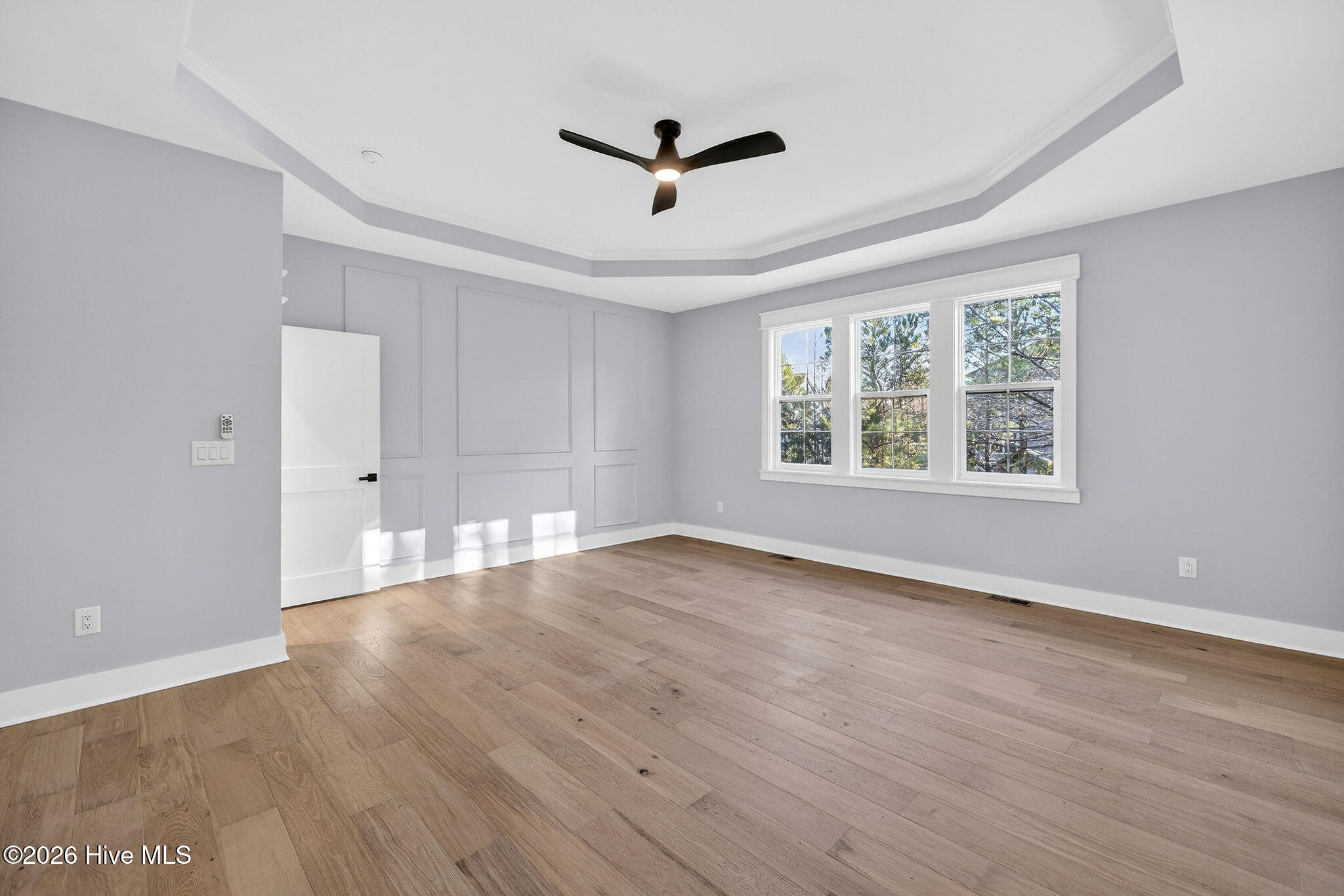 100548792 | Photo 50