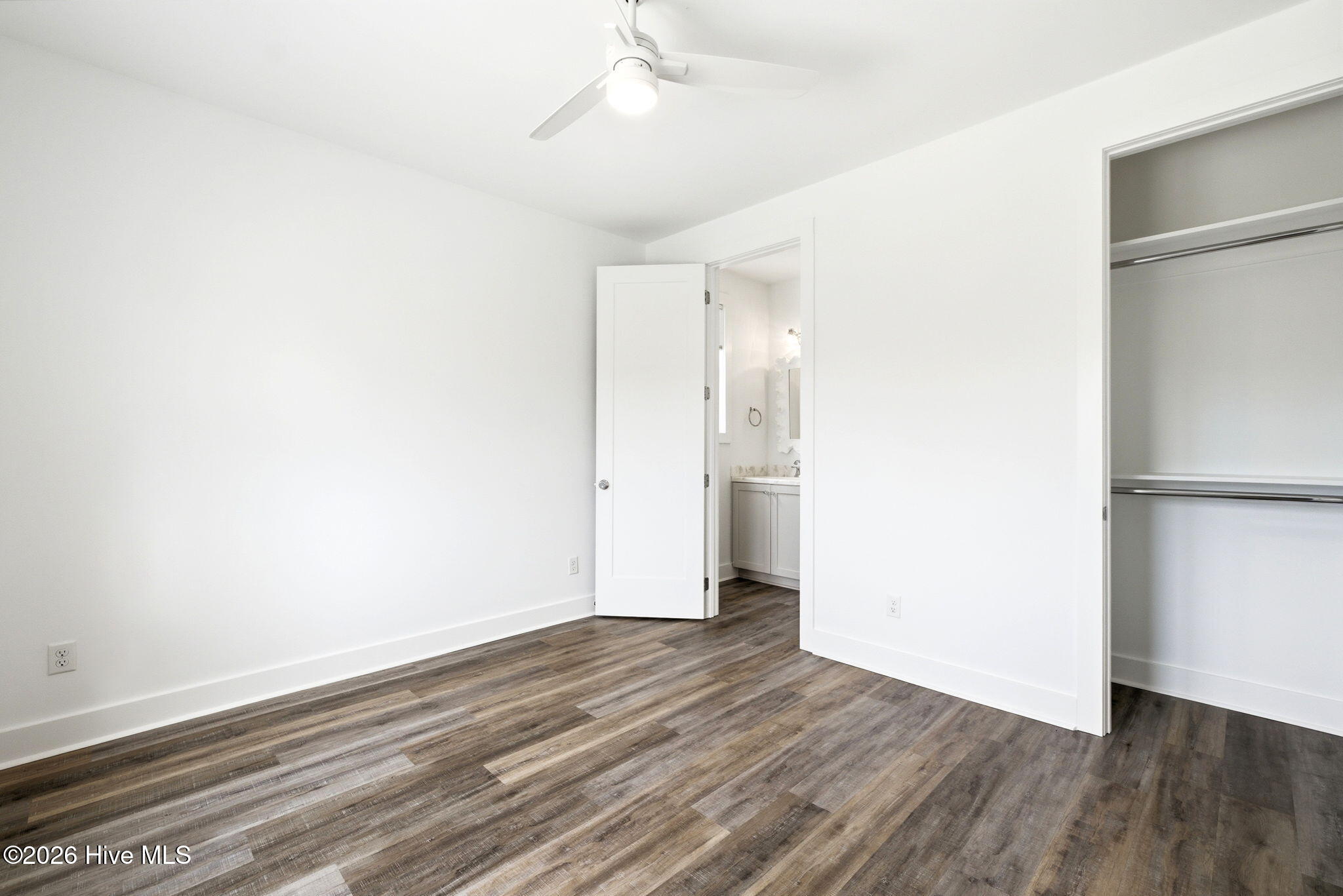 100564360 | Photo 36