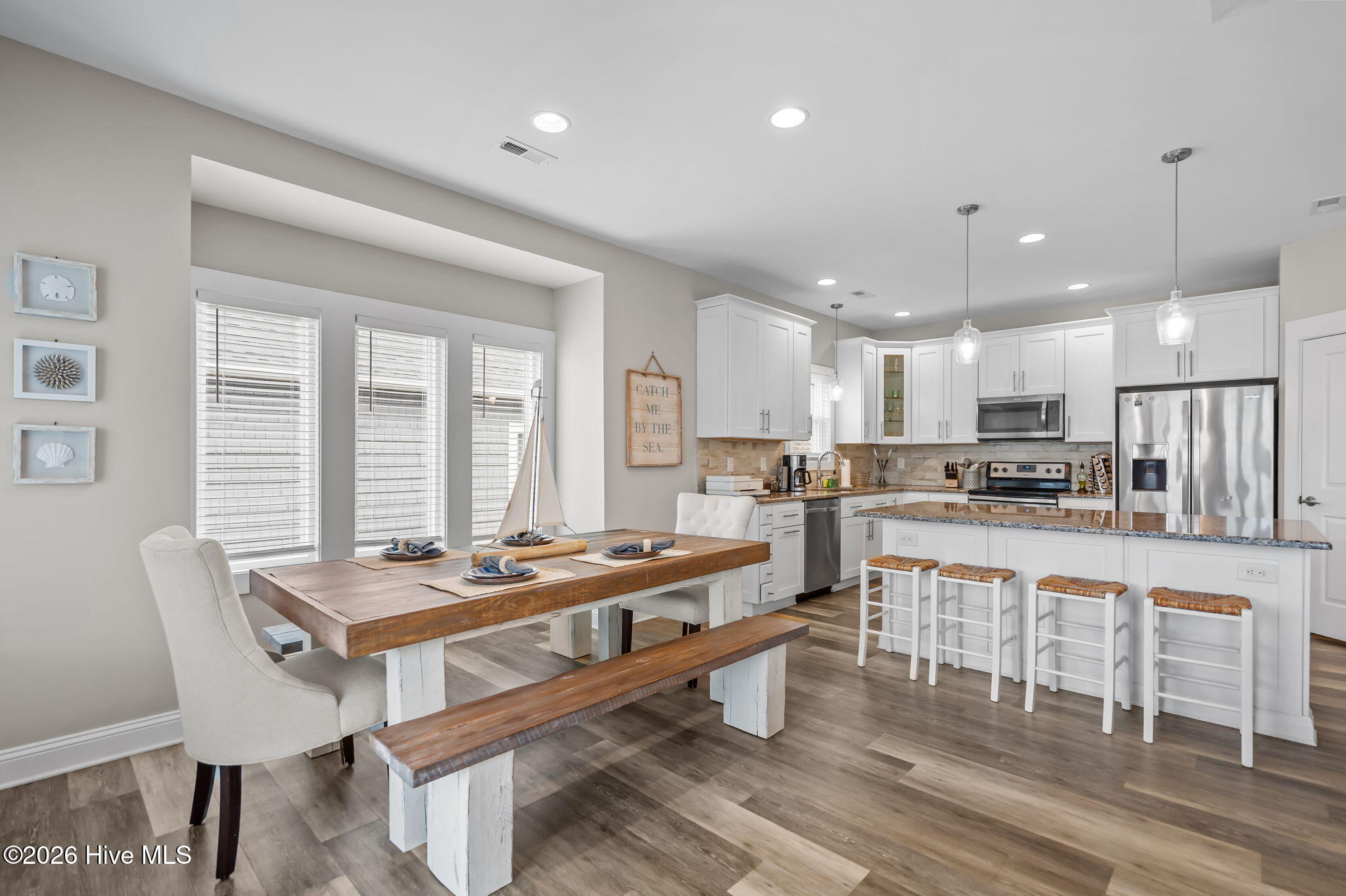 100553388 | Photo 35