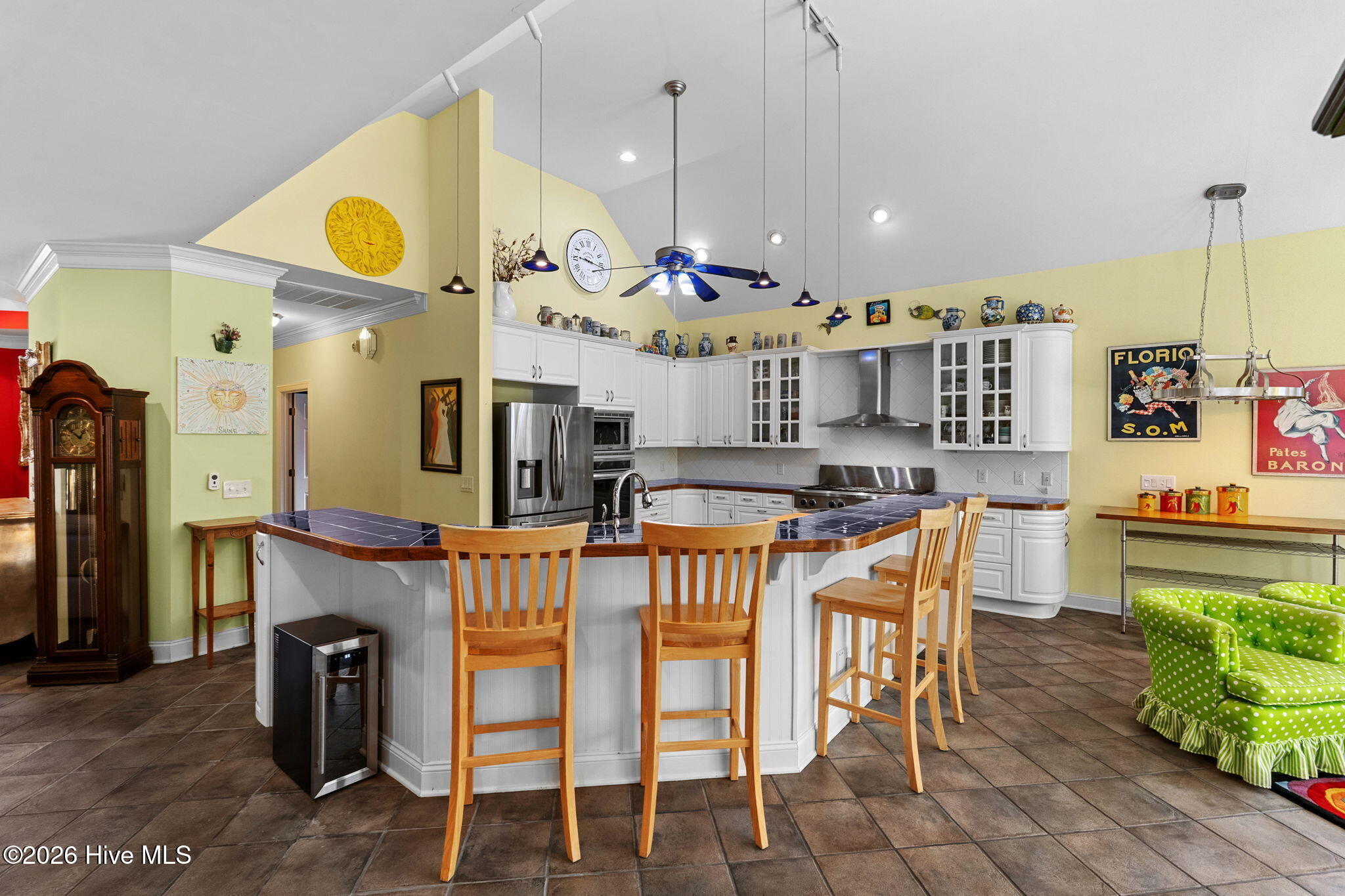 100565565 | Photo 16