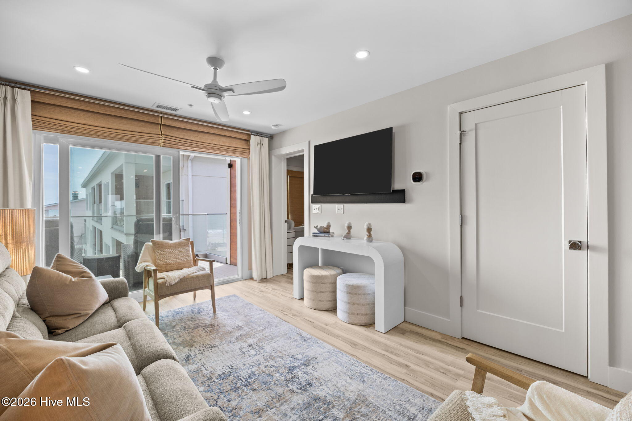 100566636 | Photo 13