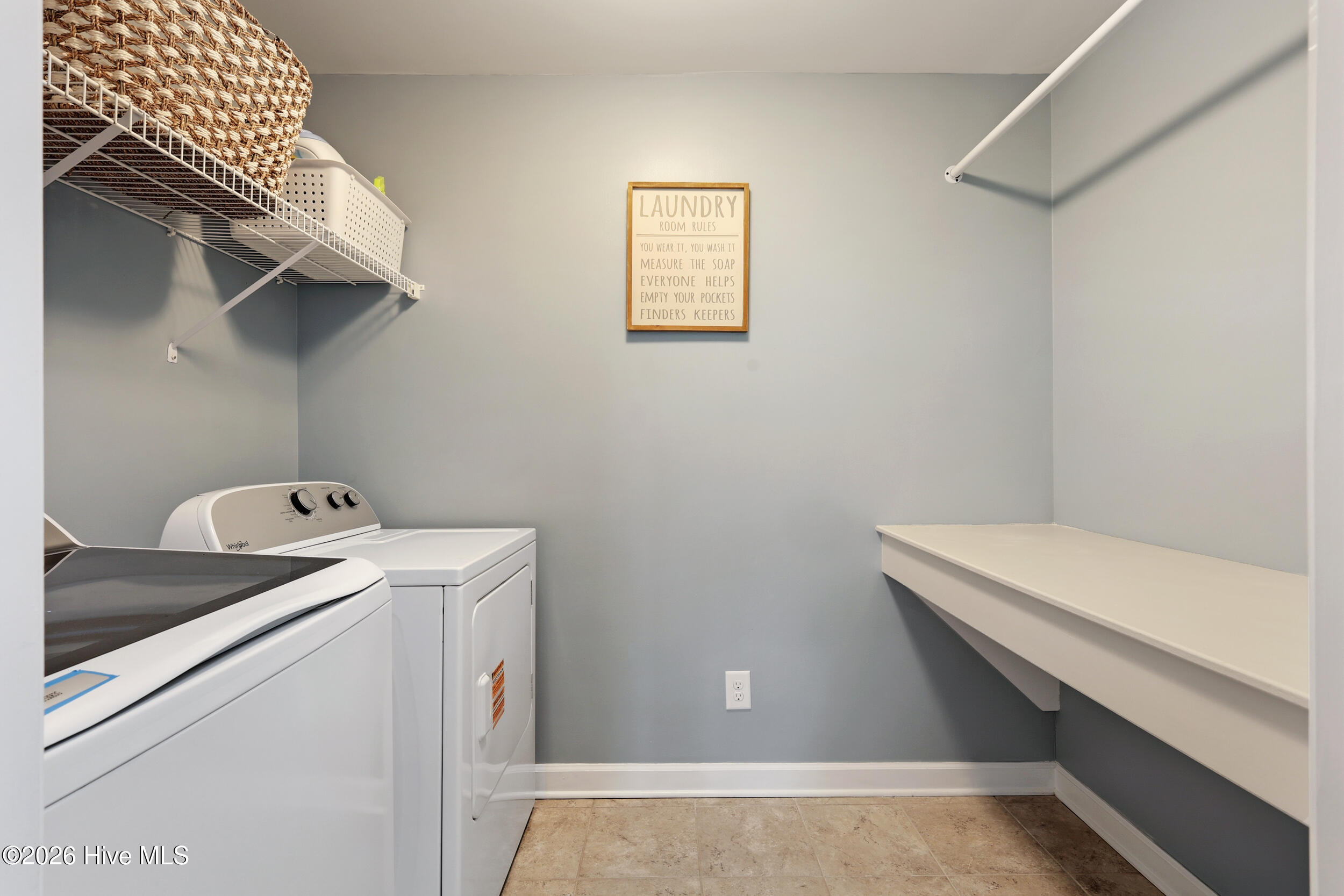 100562179 | Photo 50