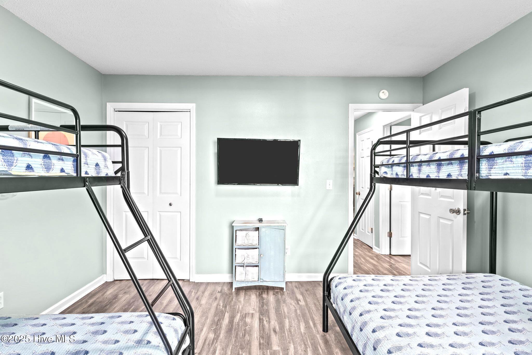 100530114 | Photo 33