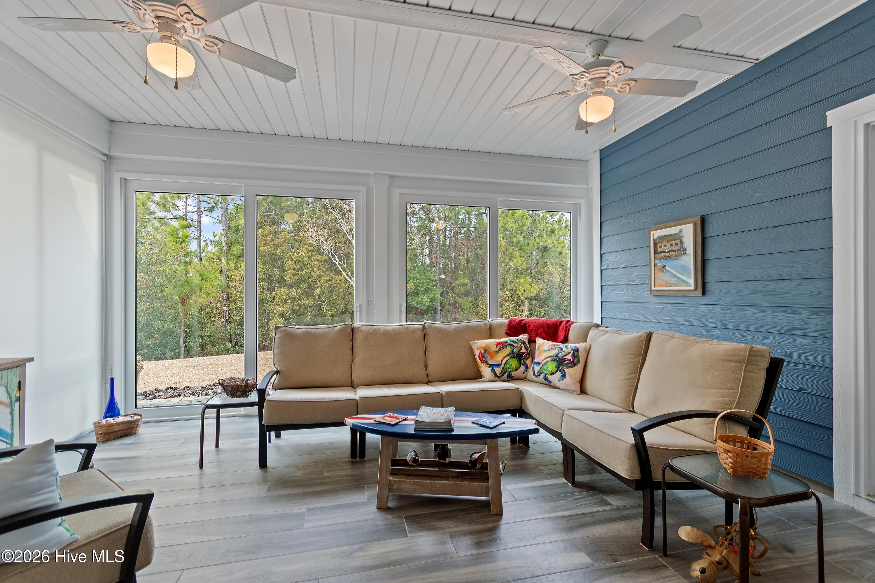 100557254 | Photo 22