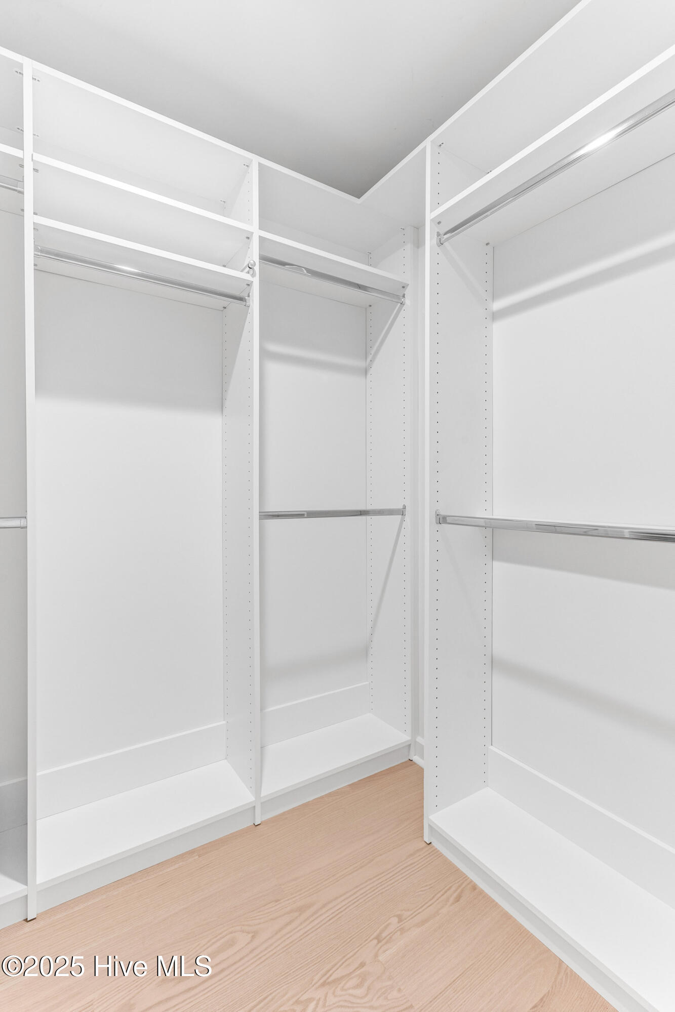 100530519 | Photo 35