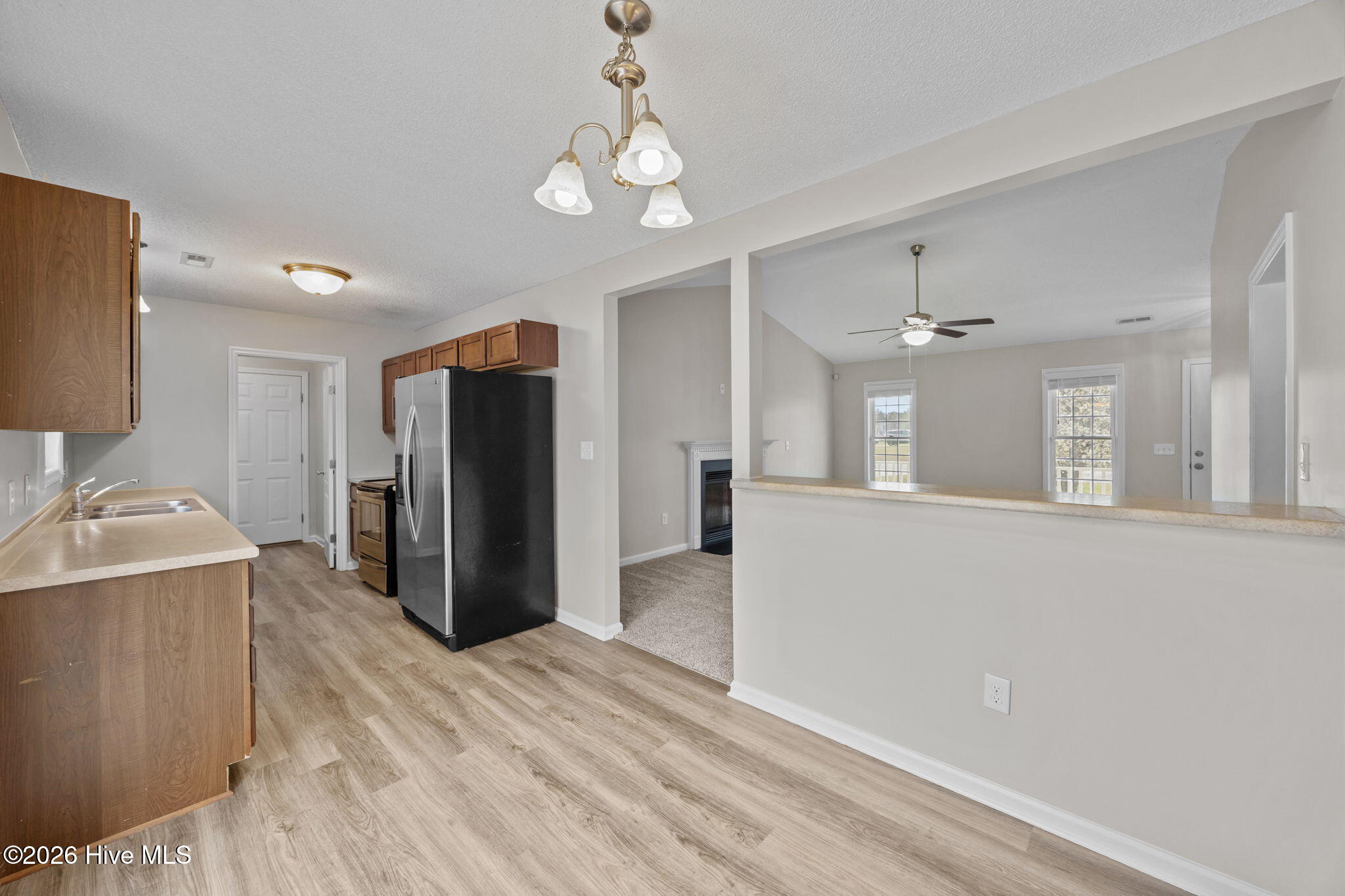 100547713 | Photo 11