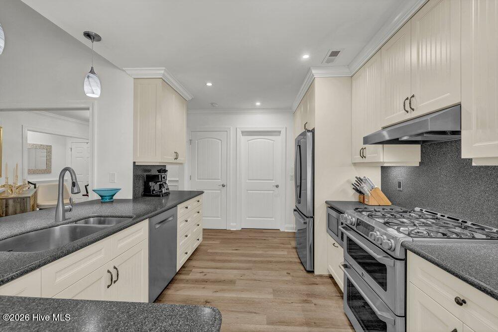 100558547 | Photo 25