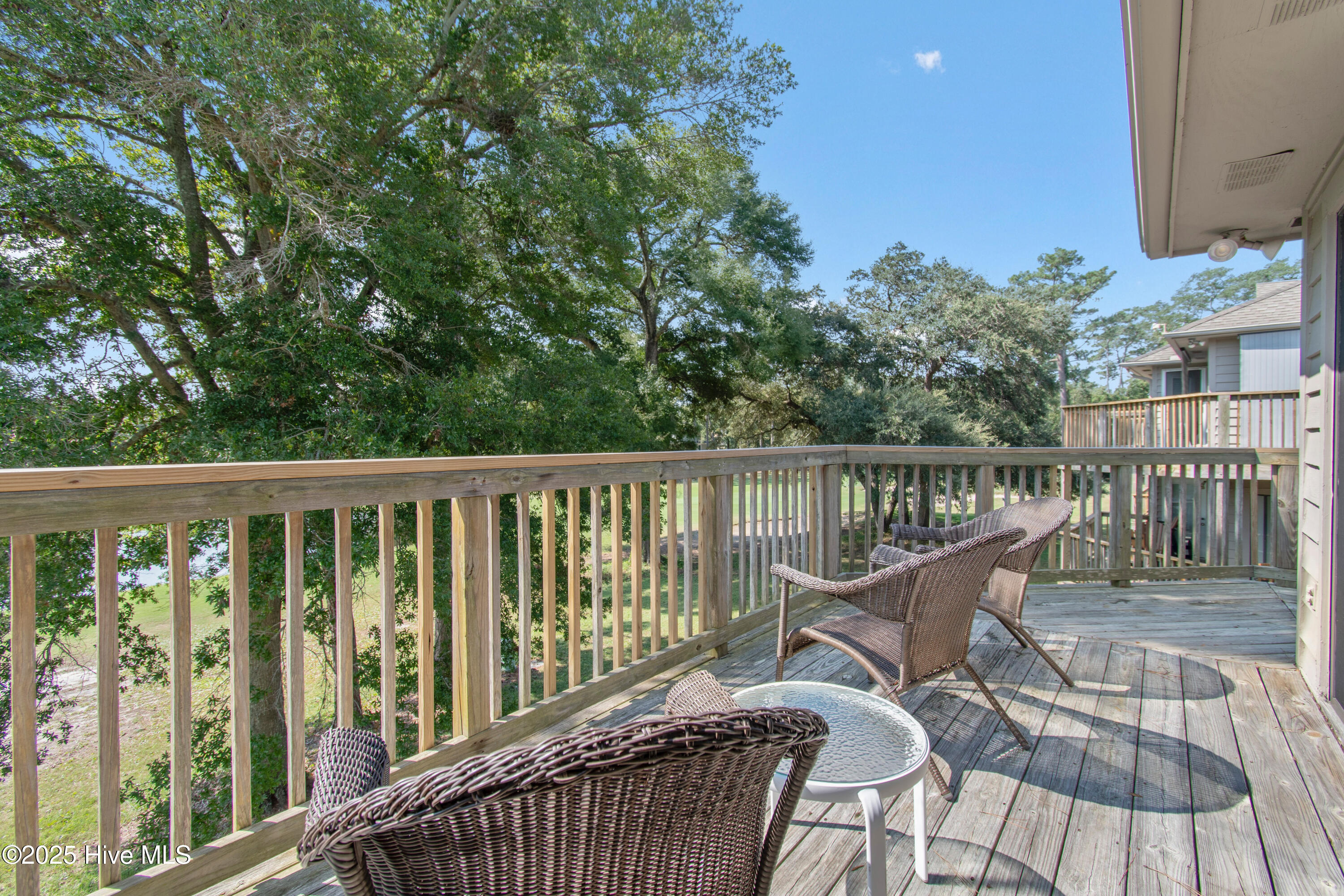 100530138 | Photo 19