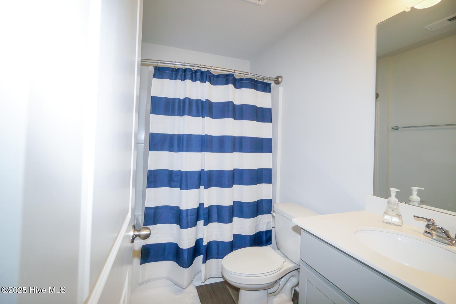 100494824 | Photo 15