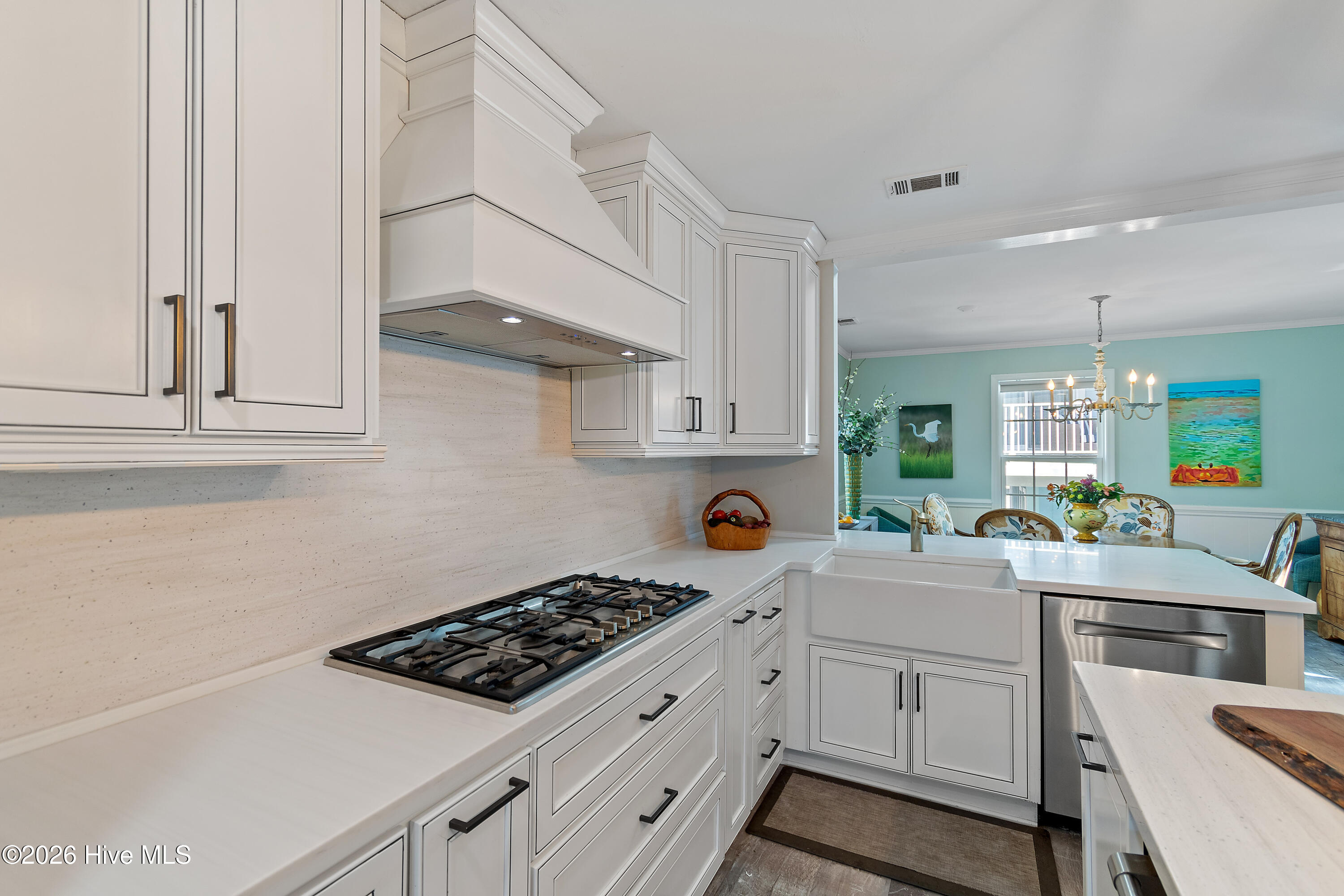 100557263 | Photo 12