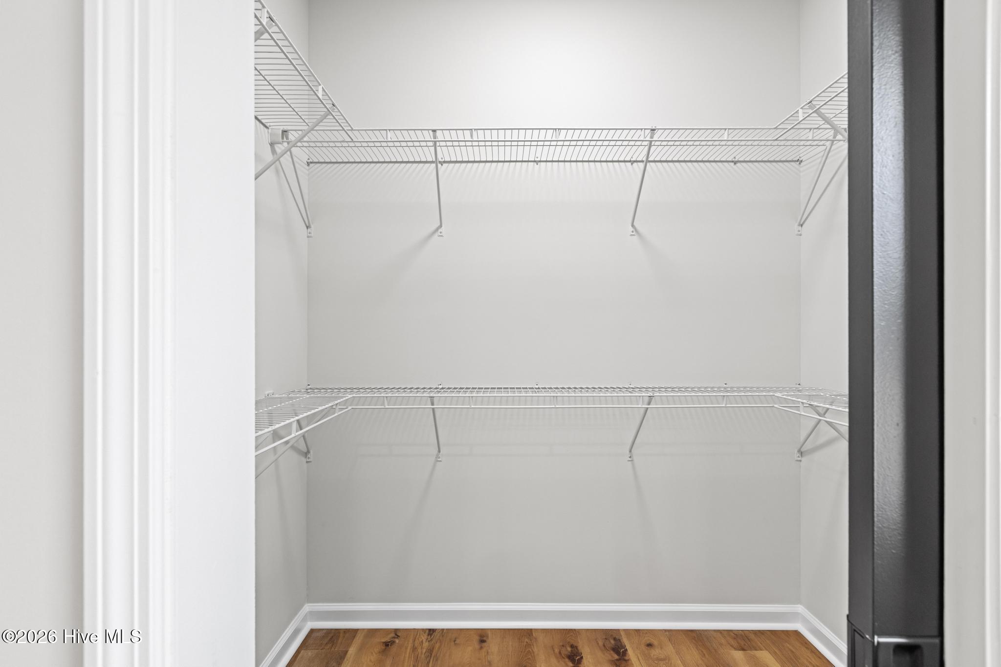 100515007 | Photo 21