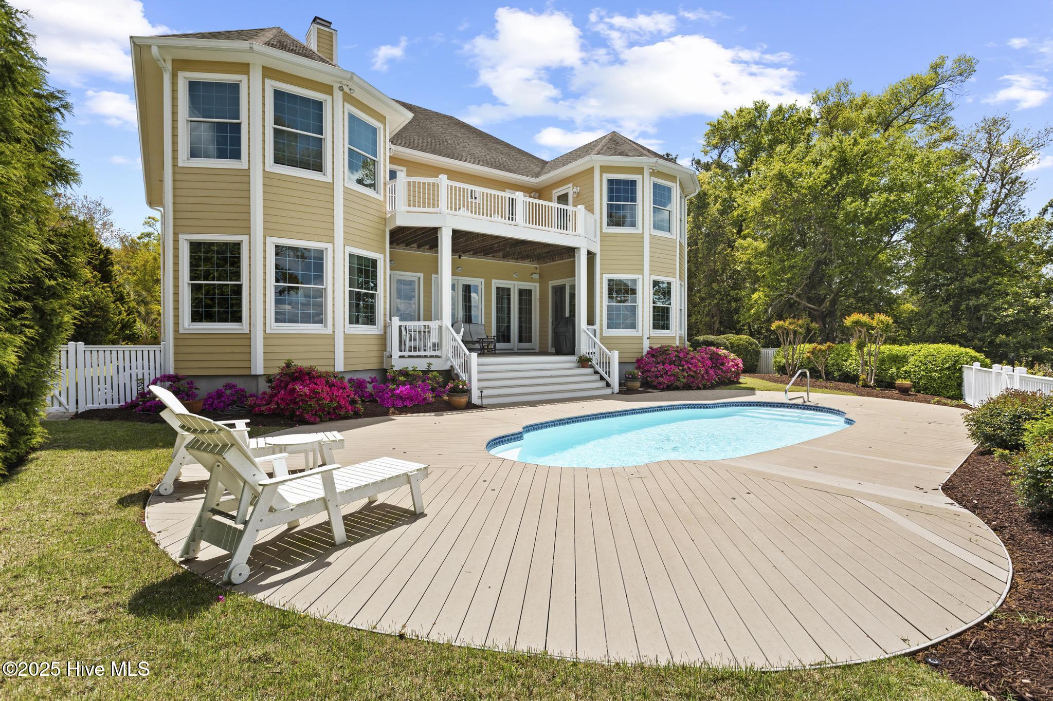 100567588 | Photo 45