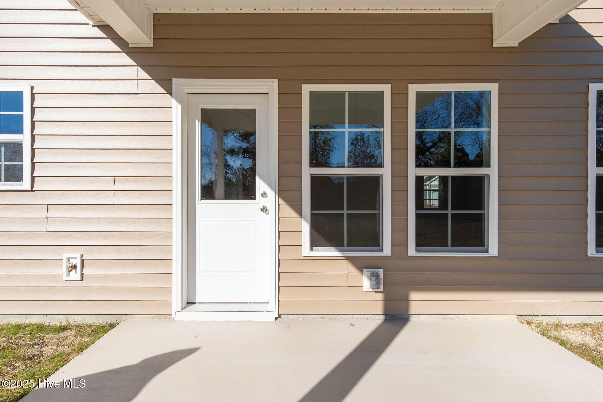 100531004 | Photo 51