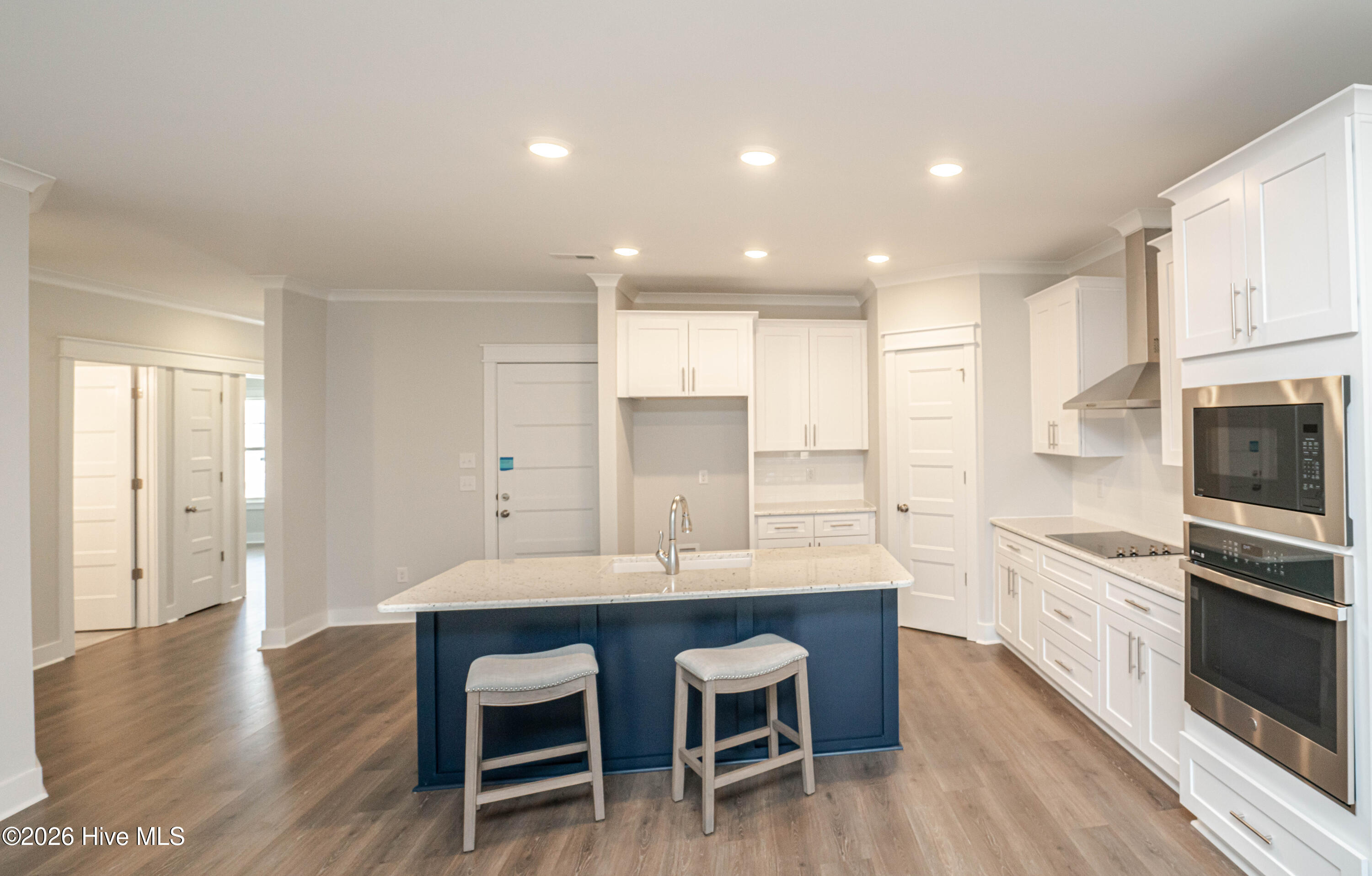 100553320 | Photo 12