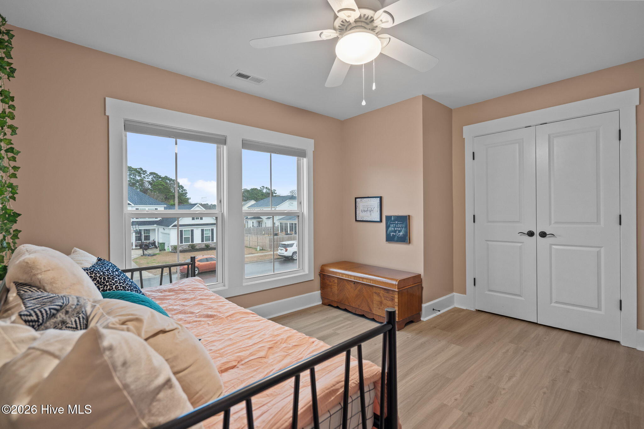 100549684 | Photo 19