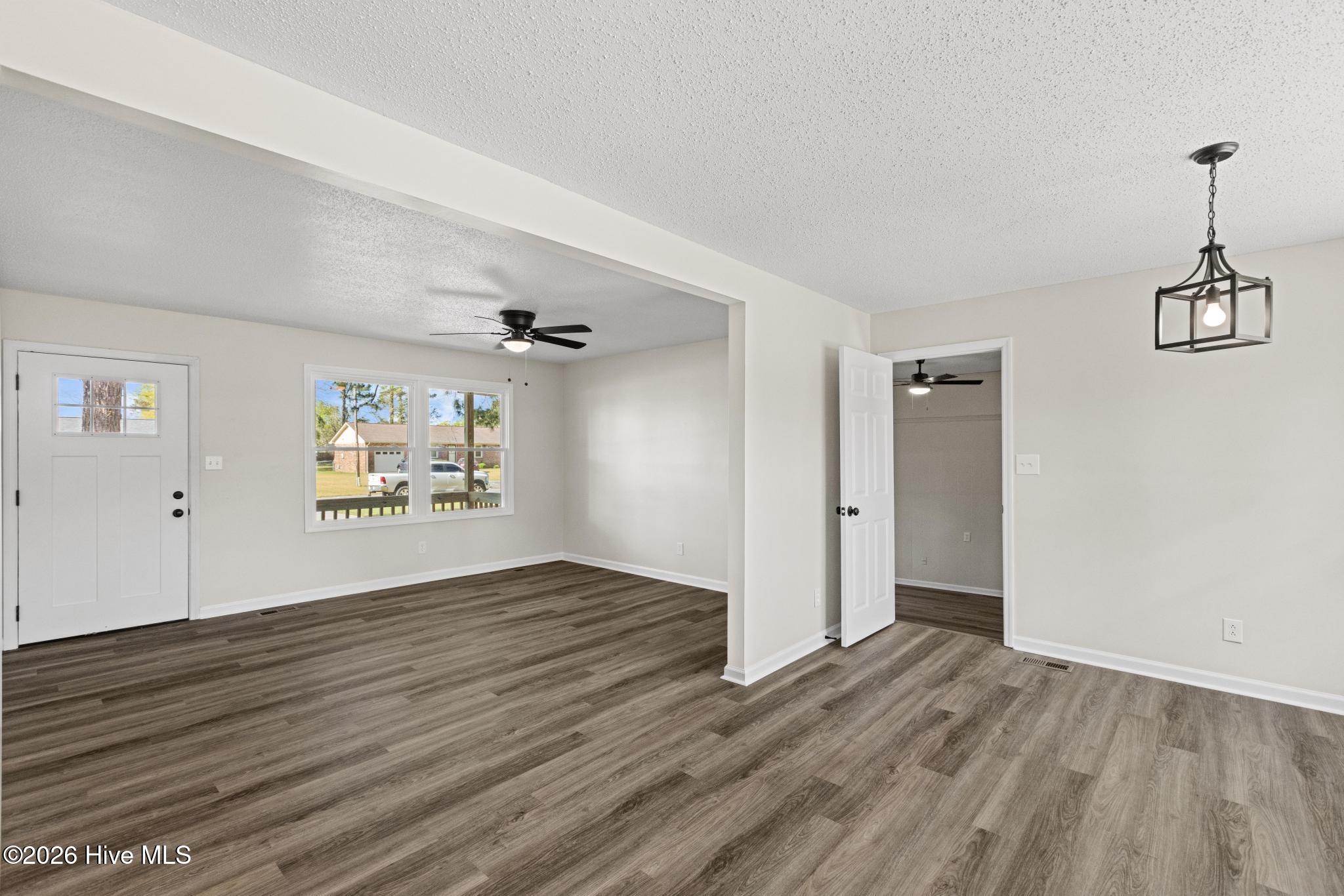 100565282 | Photo 15