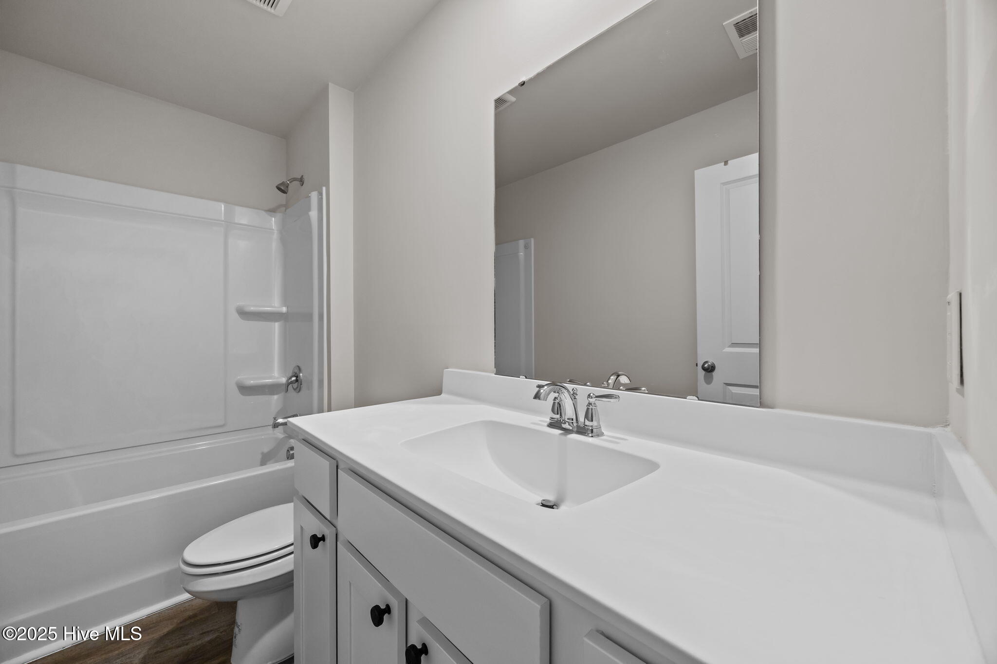 100542693 | Photo 22