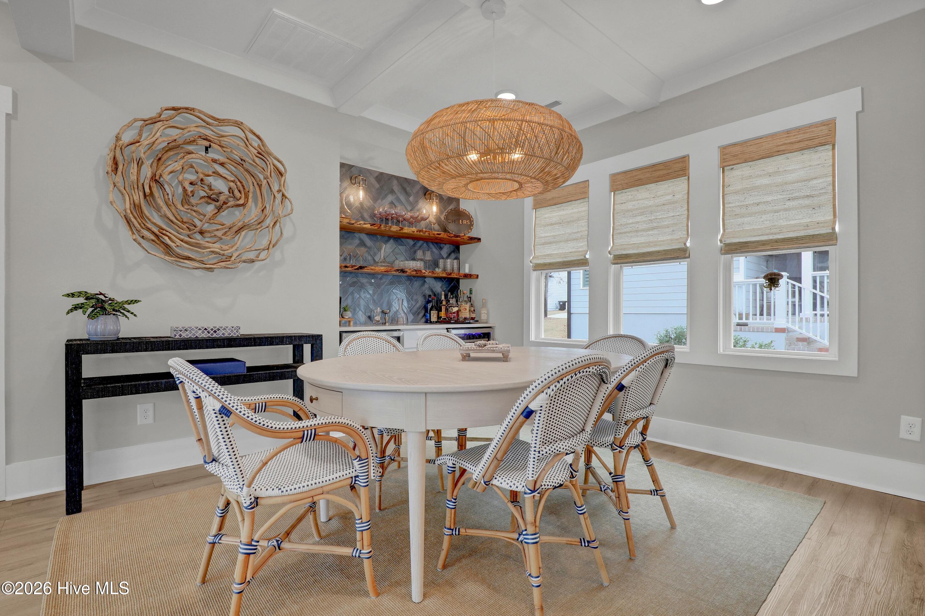 100565669 | Photo 18