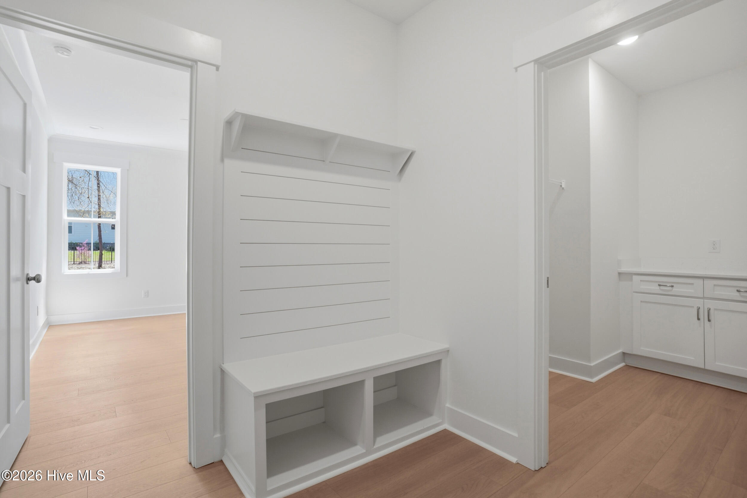 100556928 | Photo 19