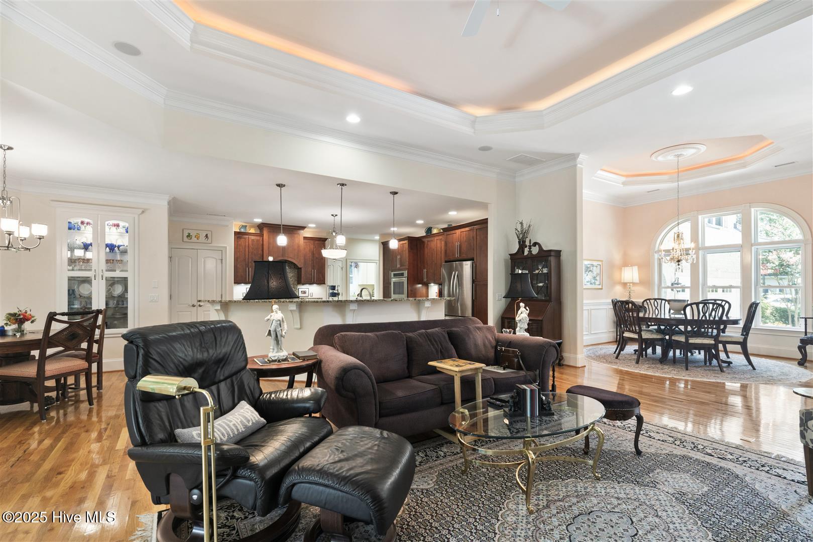 100518615 | Photo 16