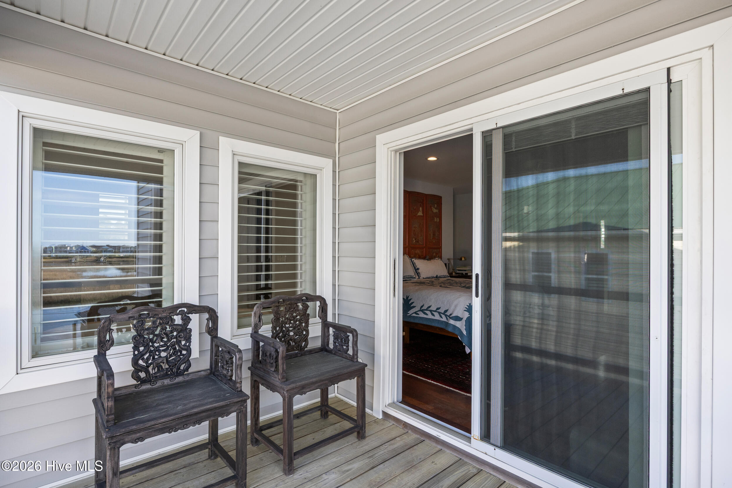 100564811 | Photo 36