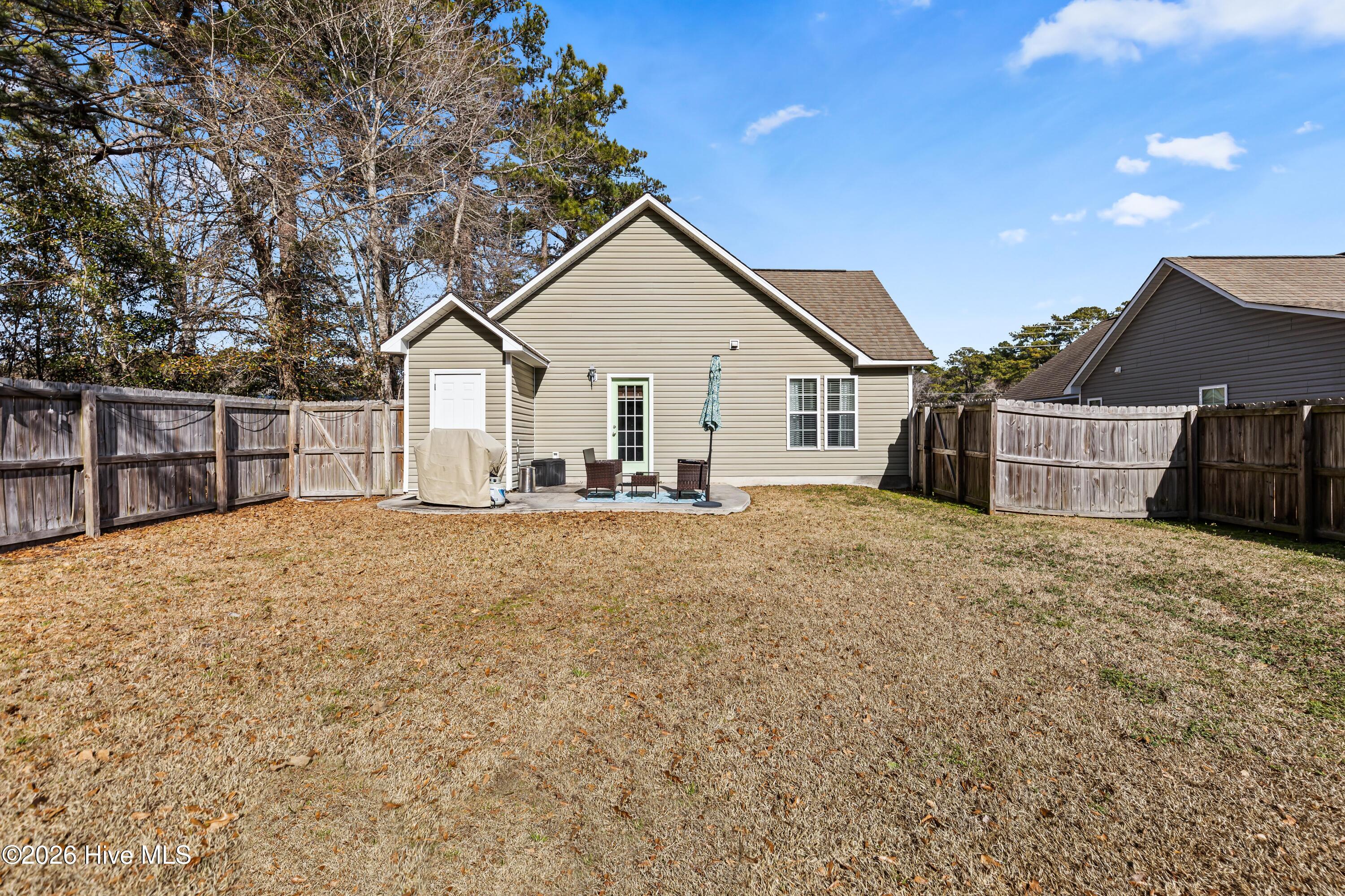 100549880 | Photo 23