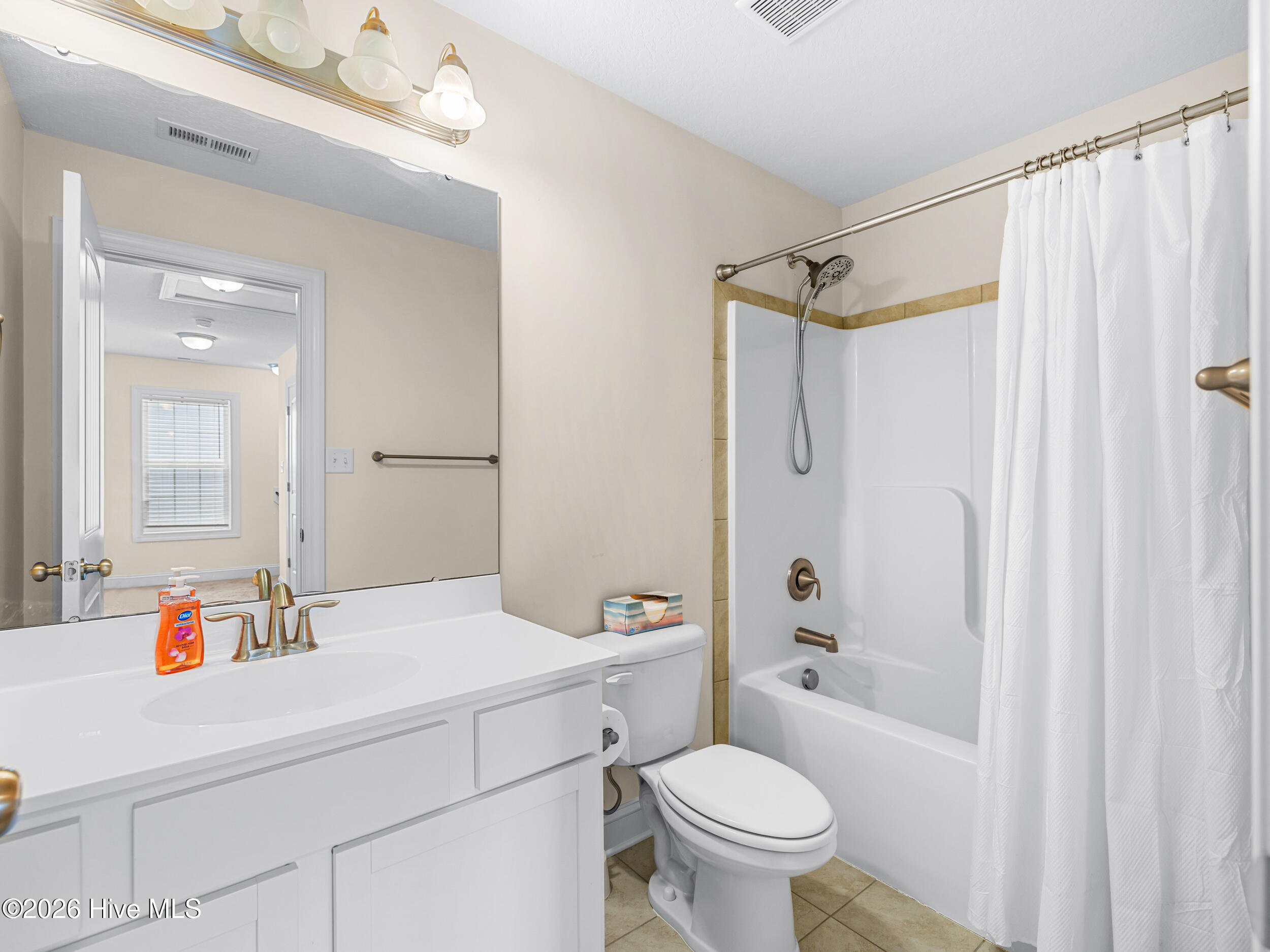 100567423 | Photo 42