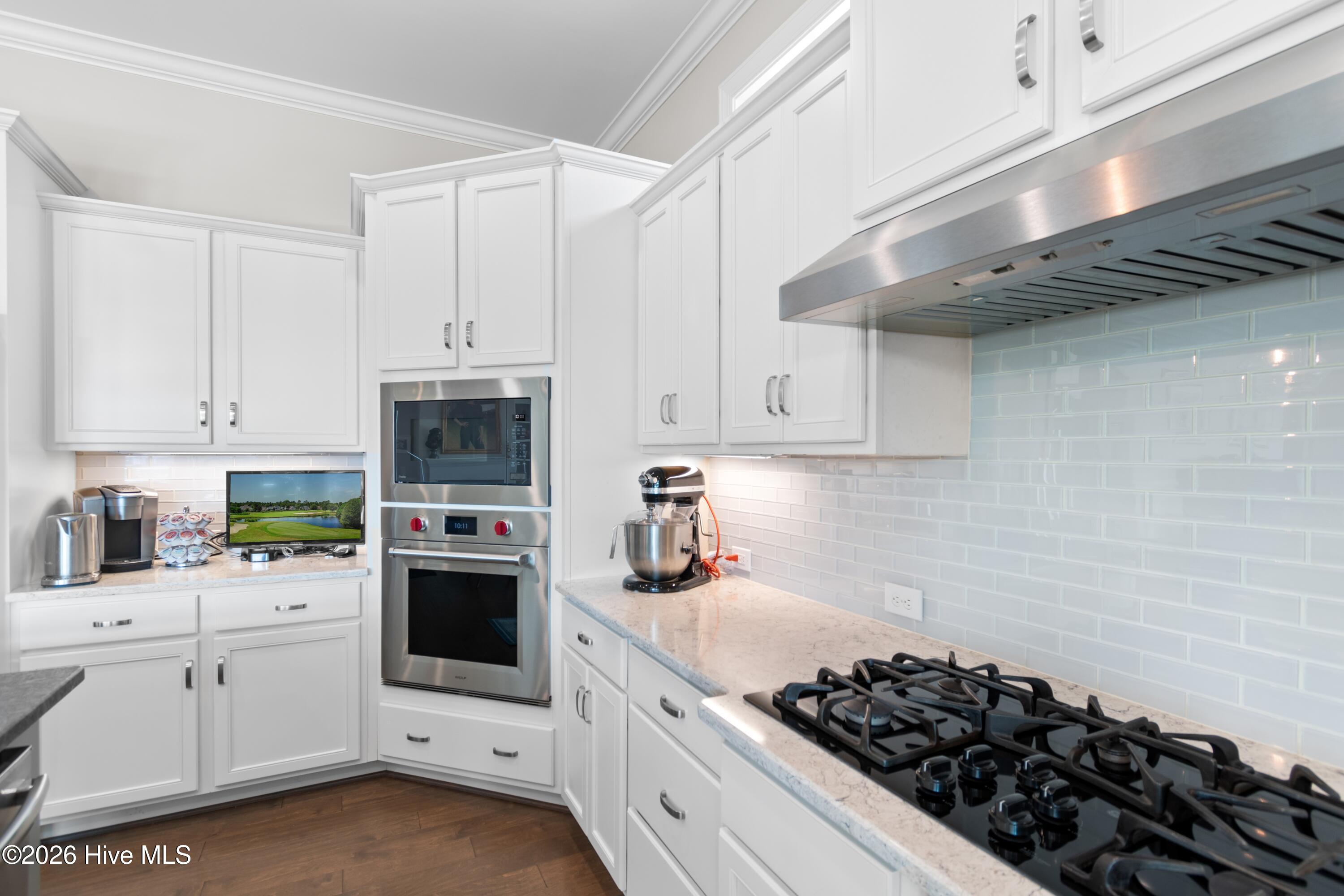 100560288 | Photo 28