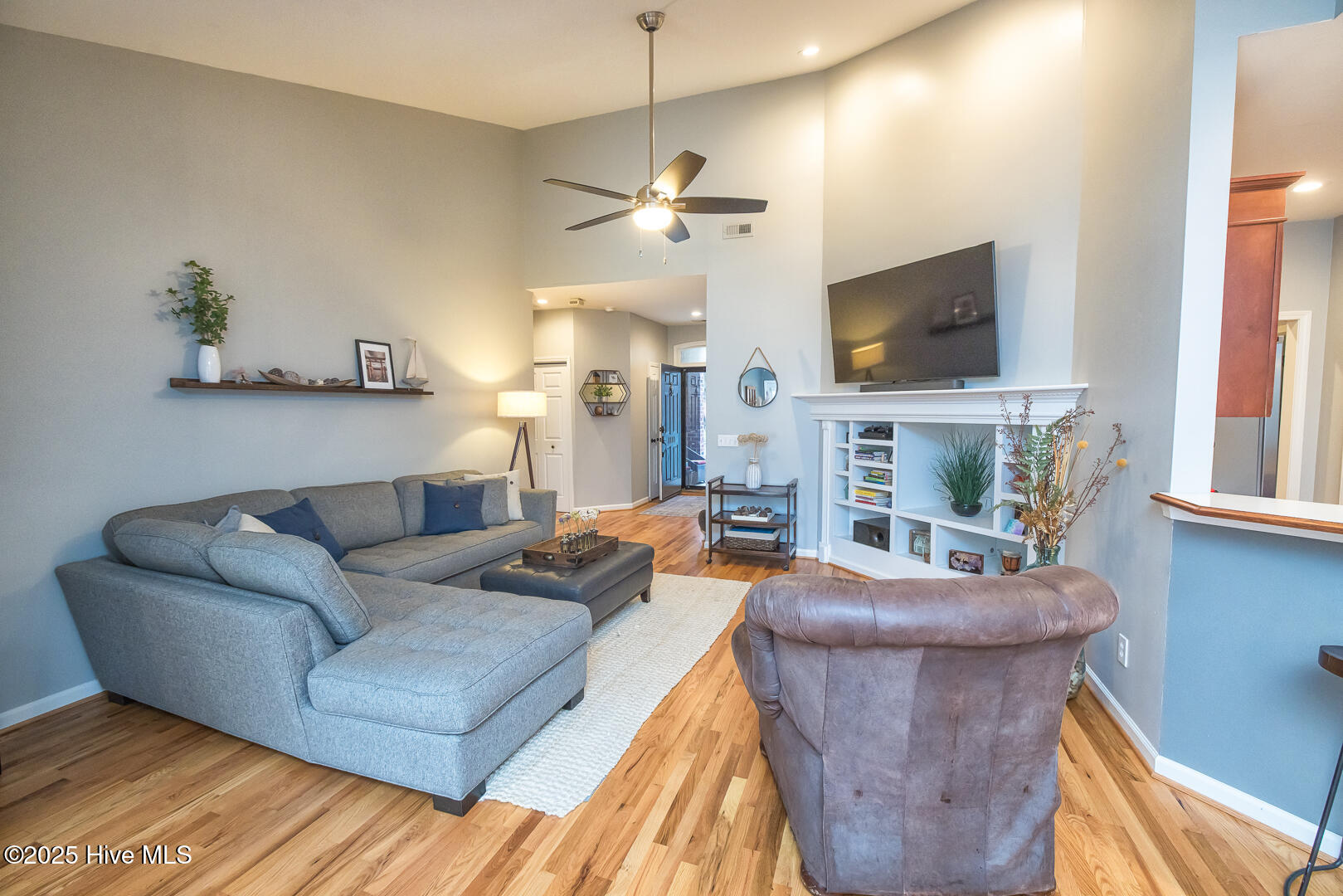 100537191 | Photo 21