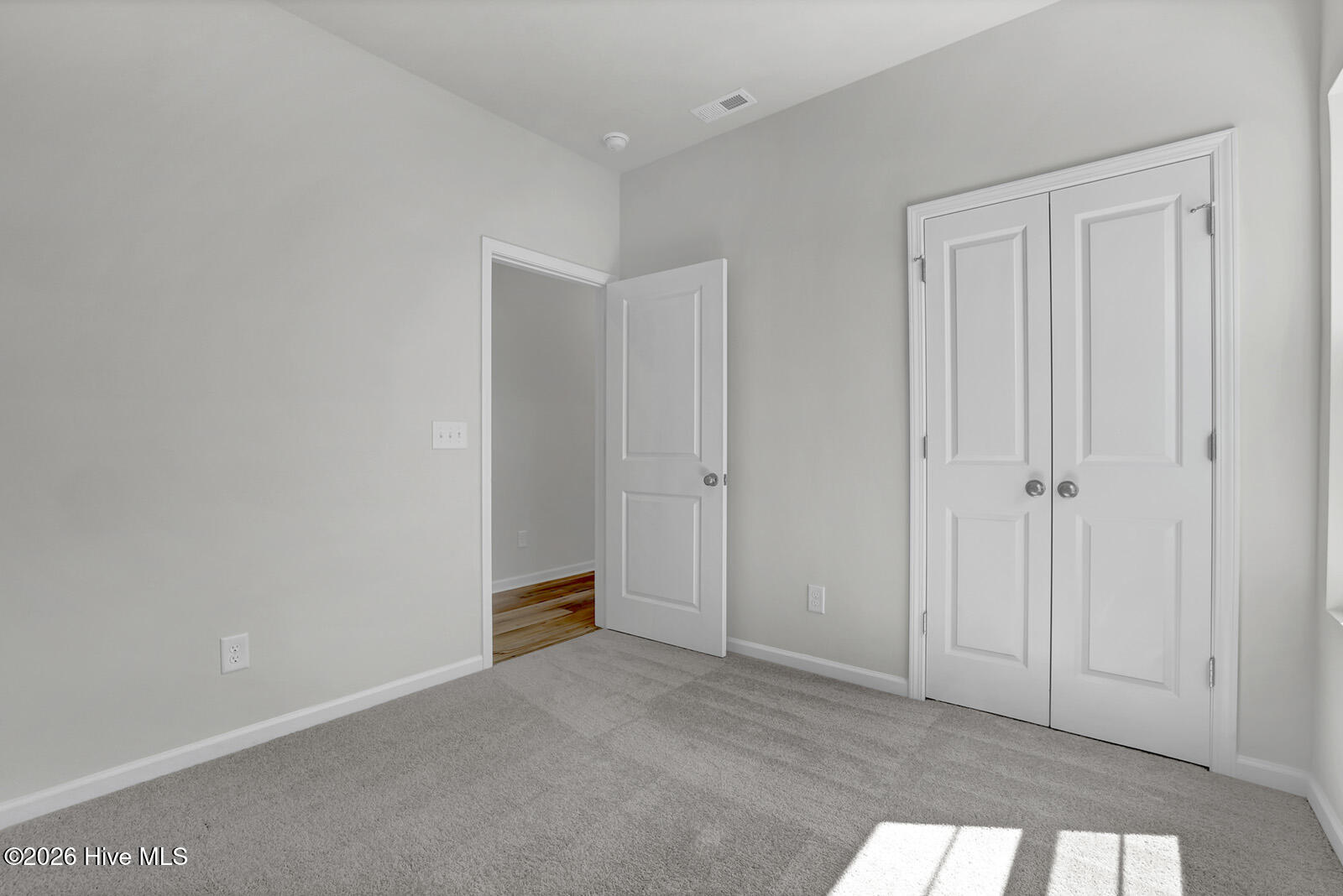 100550118 | Photo 17