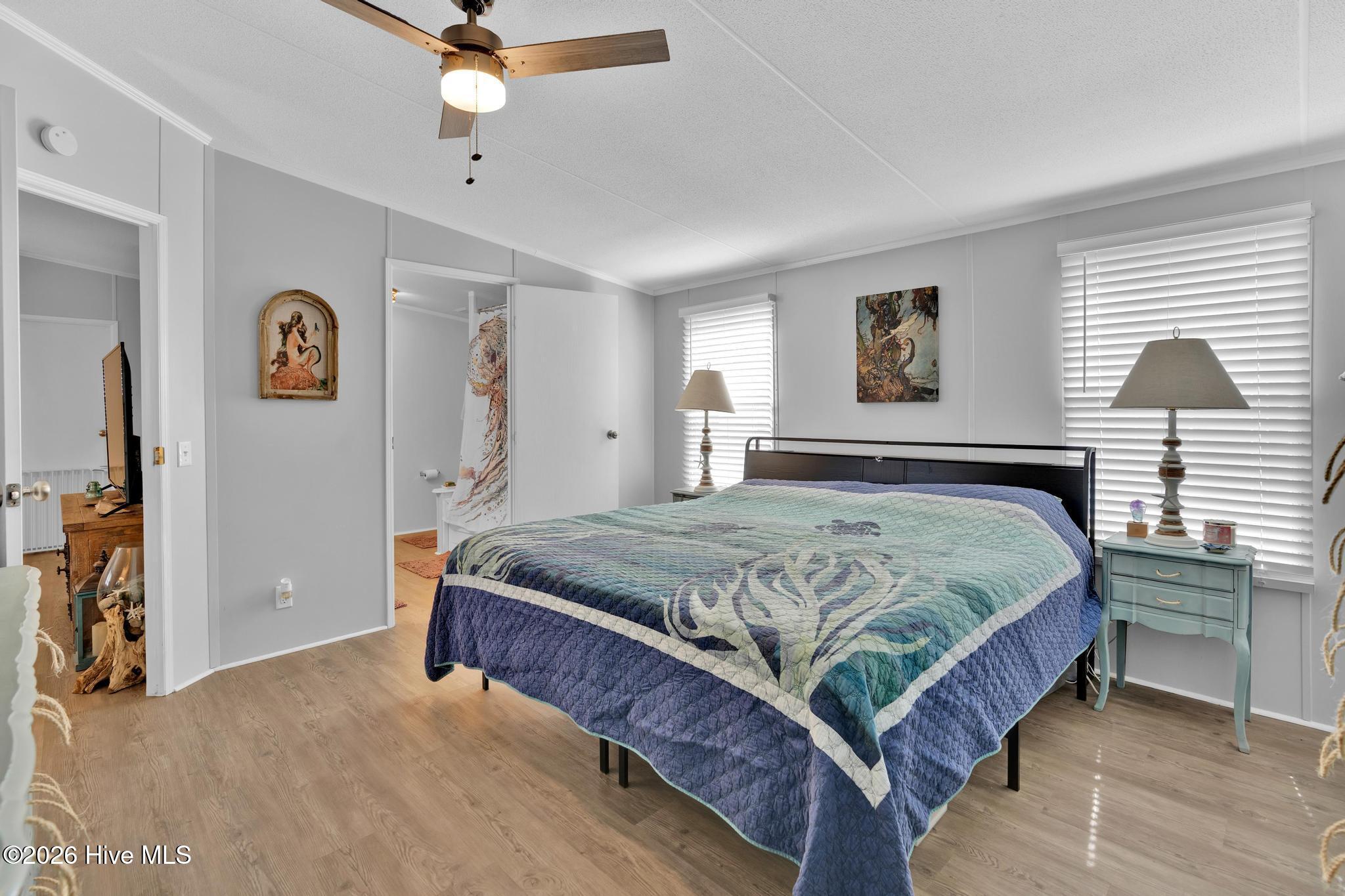 100559189 | Photo 27