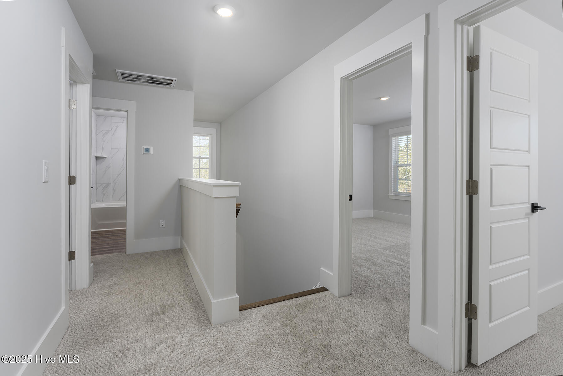 100506460 | Photo 15