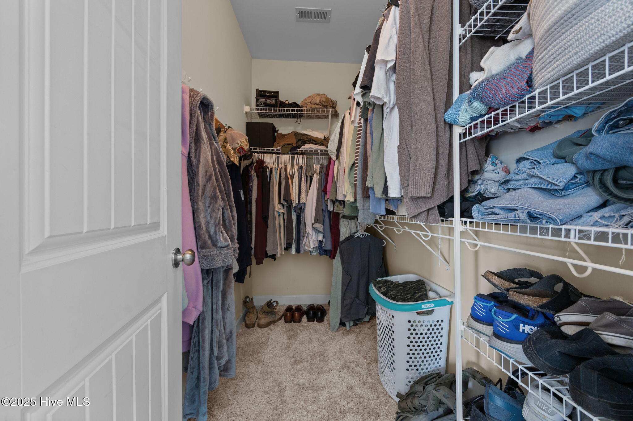 100562550 | Photo 23