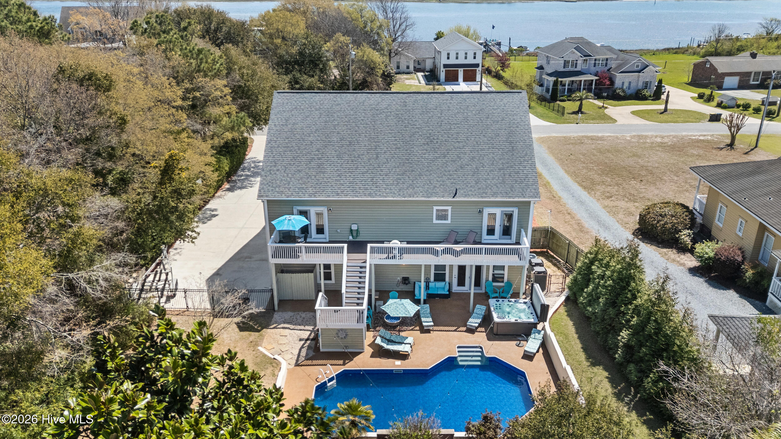 100567542 | Photo 78