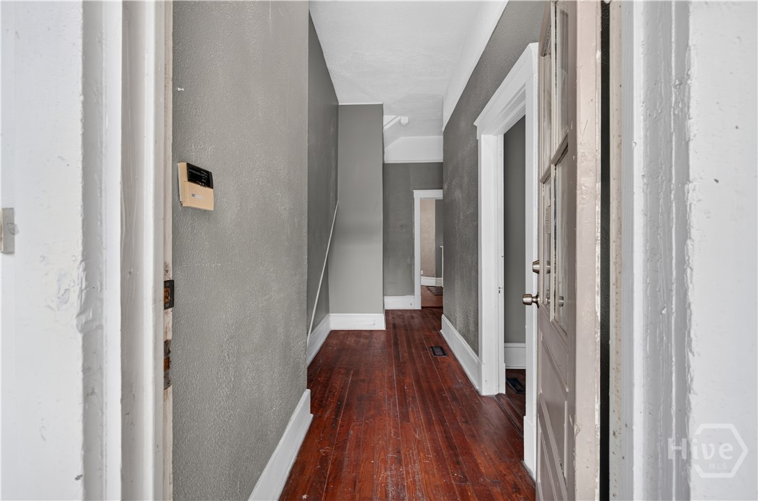 Photo 4 of House for sale at 826 E Duffy St, Savannah, GA 31401 | MLS# SA365180 | Listing updated on 2026-09-24